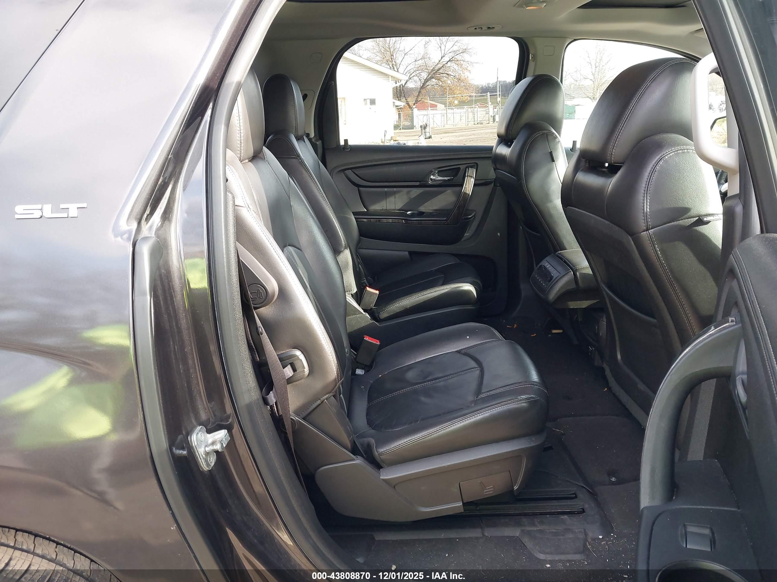 GMC ACADIA image 8