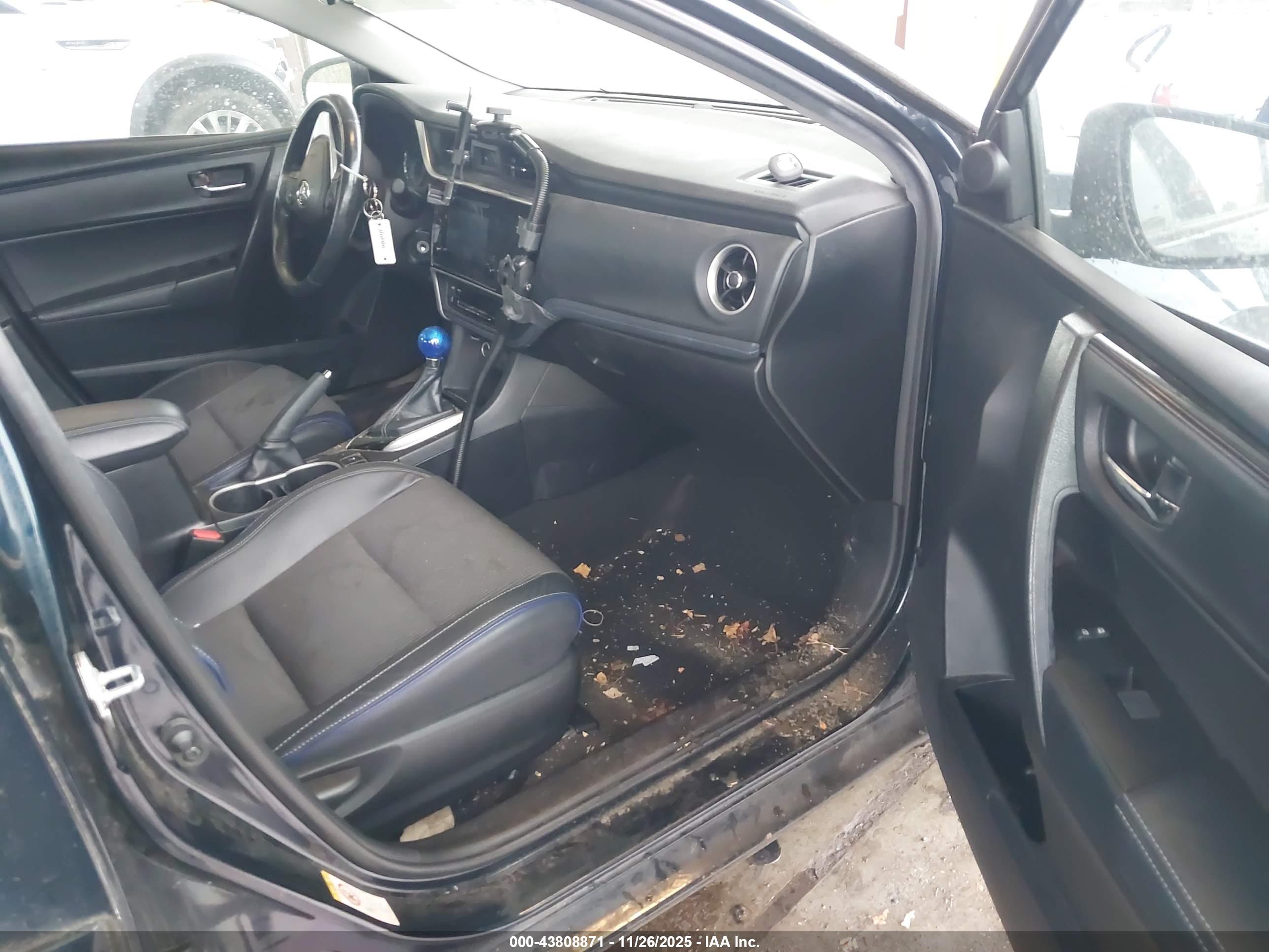 TOYOTA COROLLA image 5