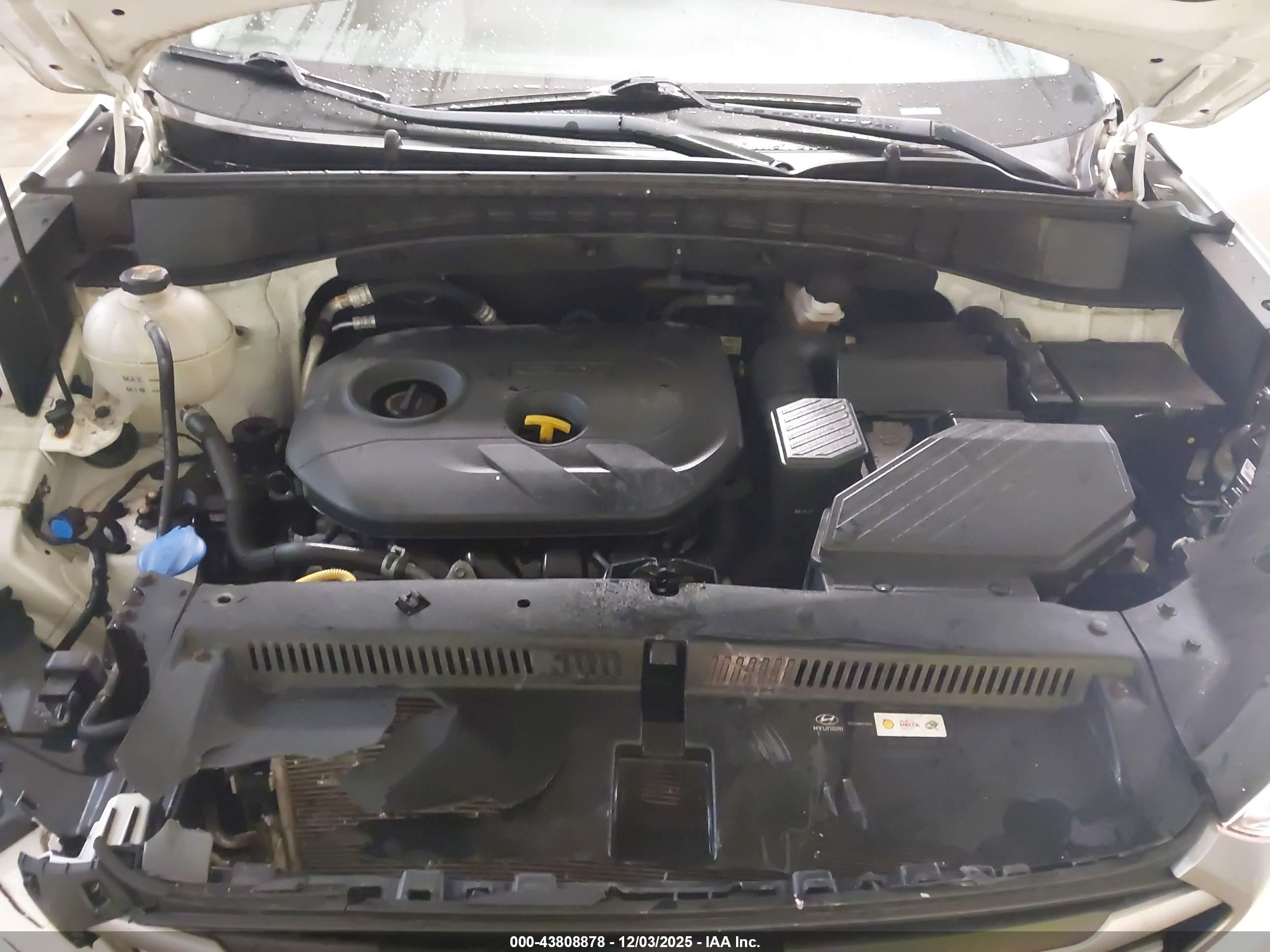 HYUNDAI TUCSON image 10