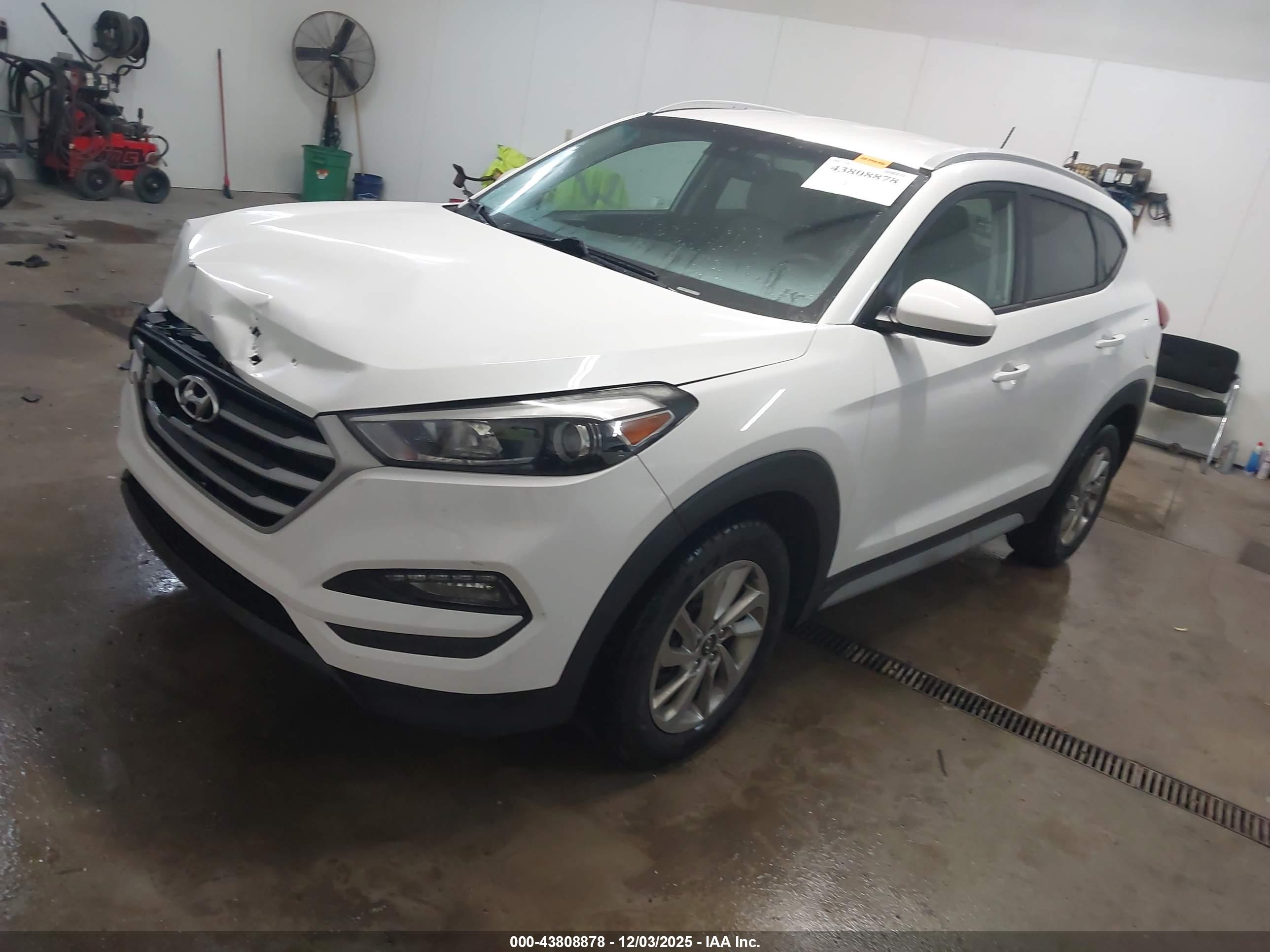 HYUNDAI TUCSON image 2