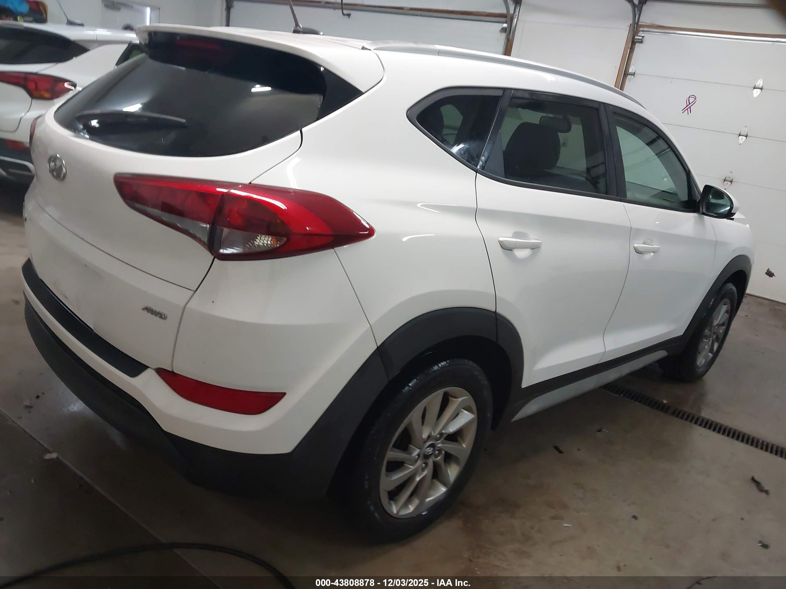 HYUNDAI TUCSON image 4