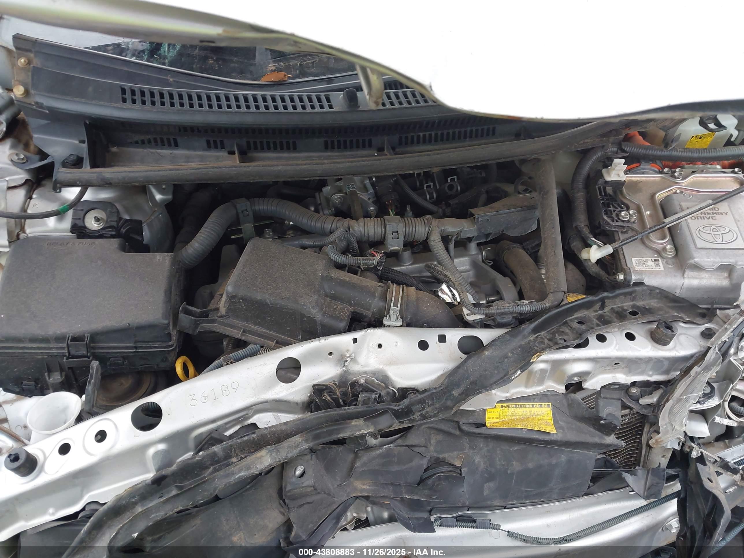 TOYOTA PRIUS image 10
