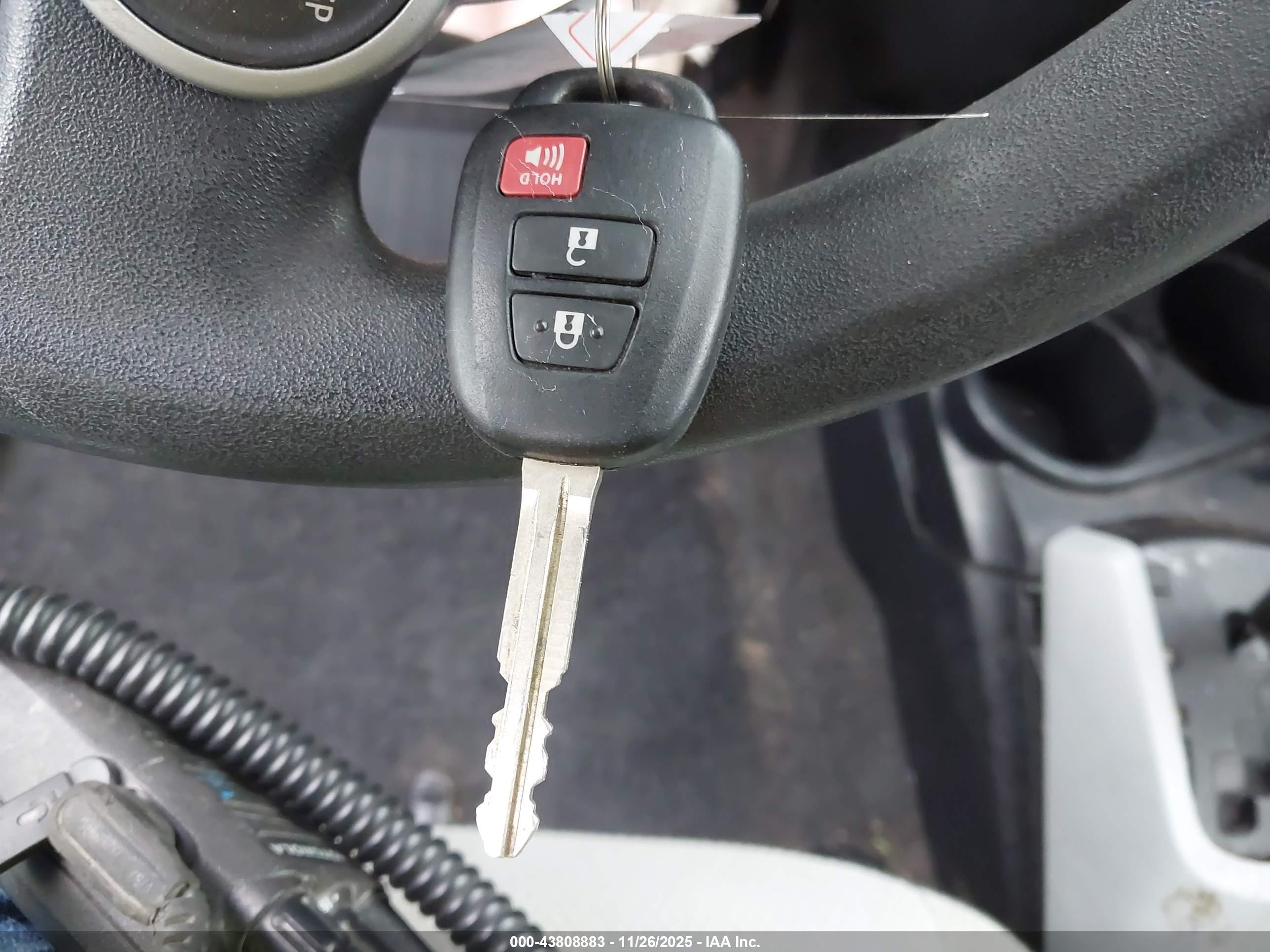 TOYOTA PRIUS image 11