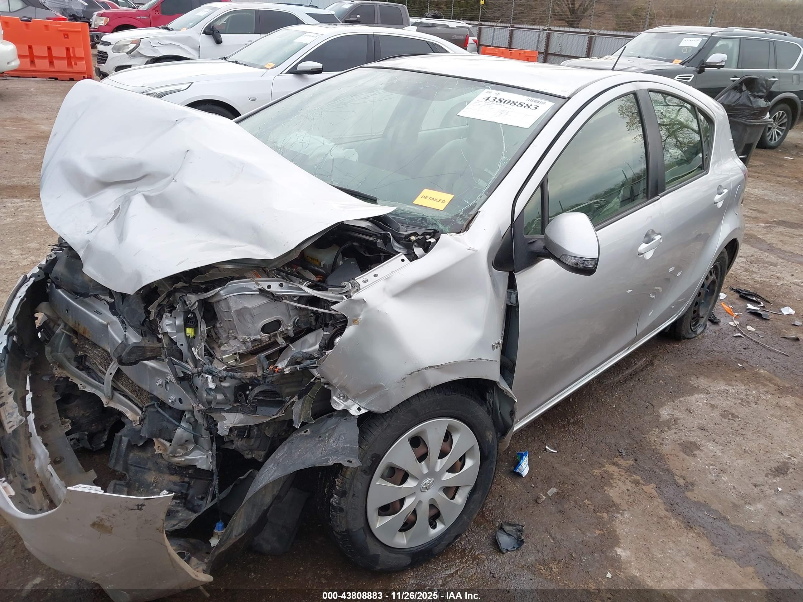 TOYOTA PRIUS image 2