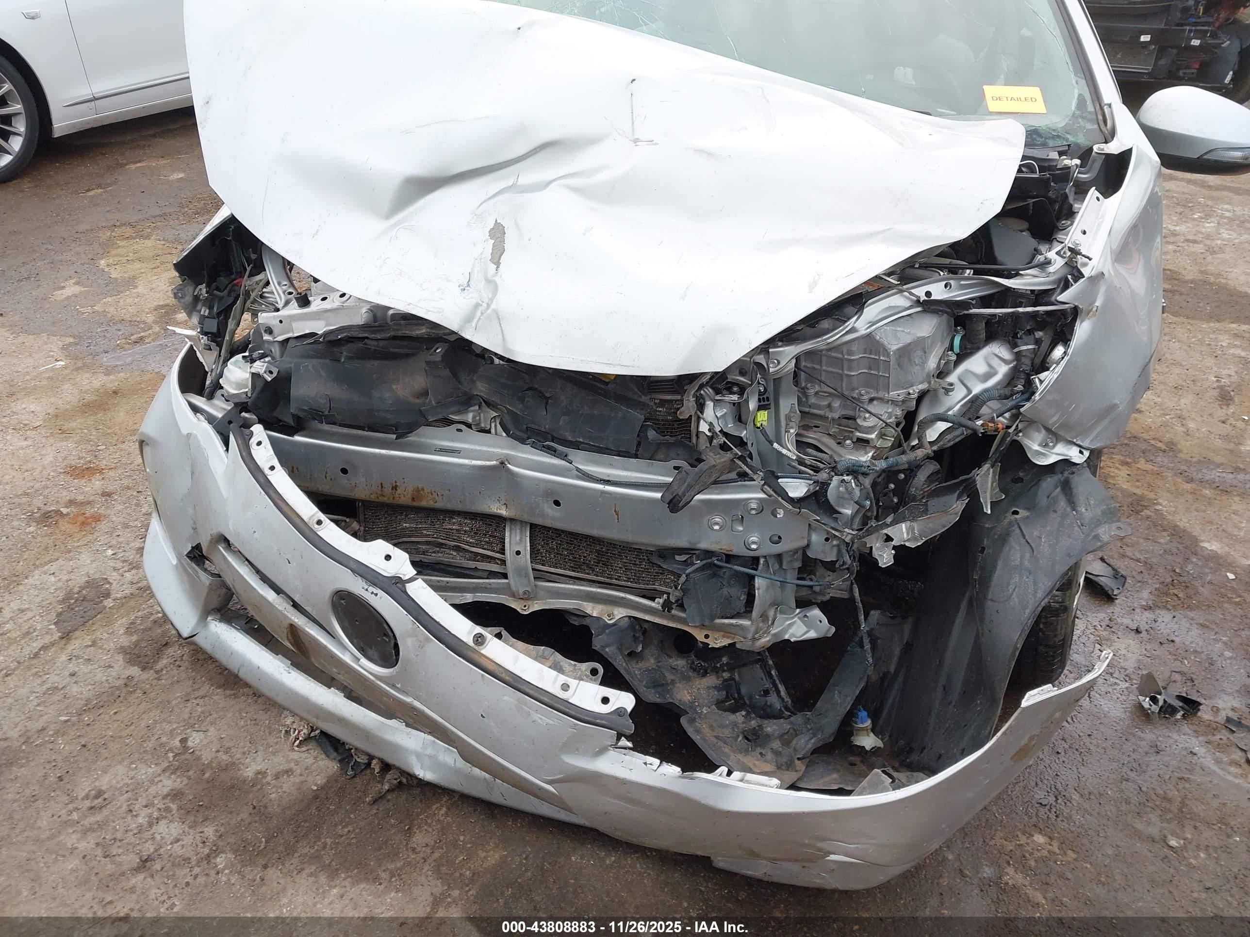 TOYOTA PRIUS image 6
