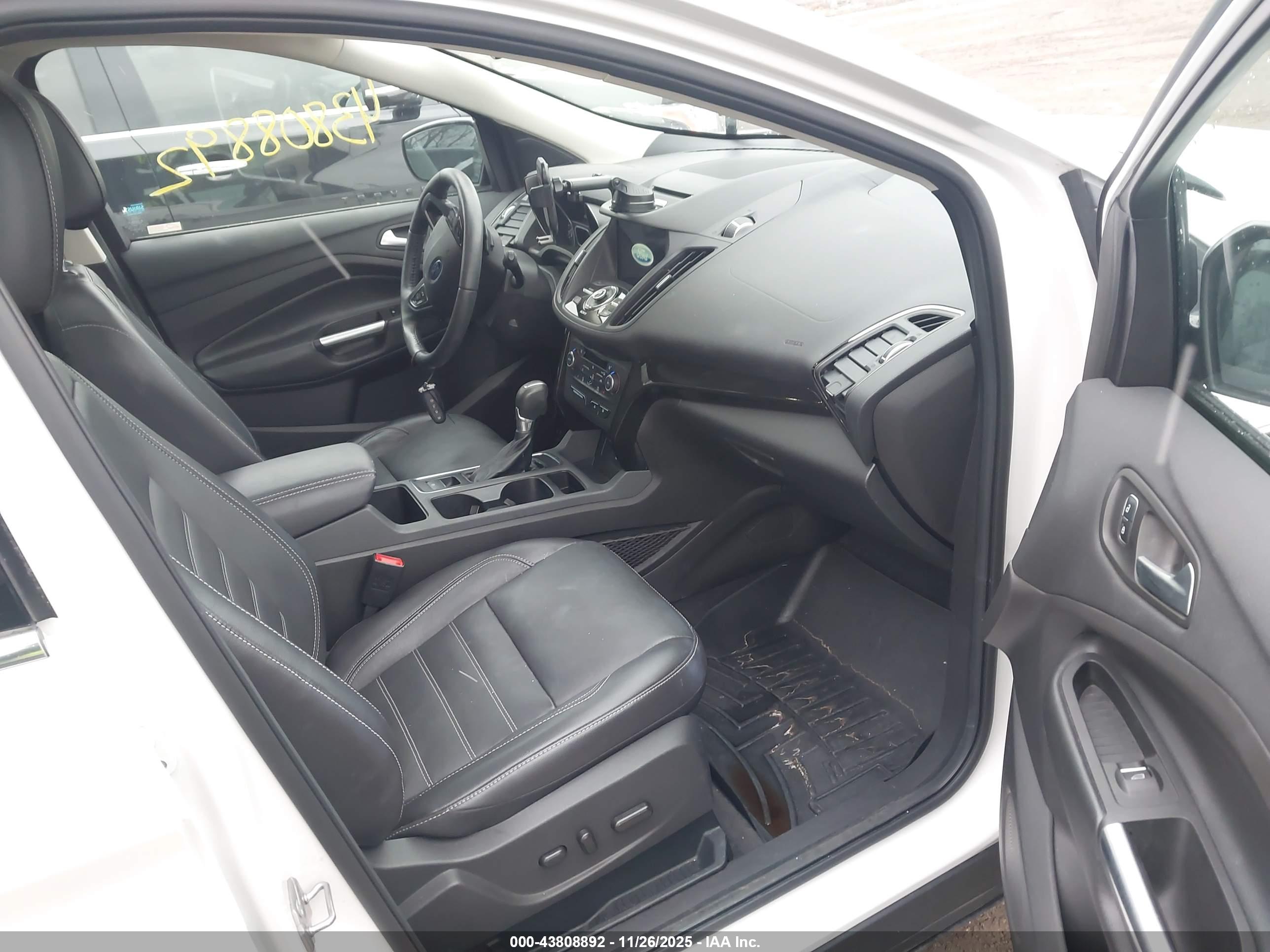 FORD ESCAPE image 5