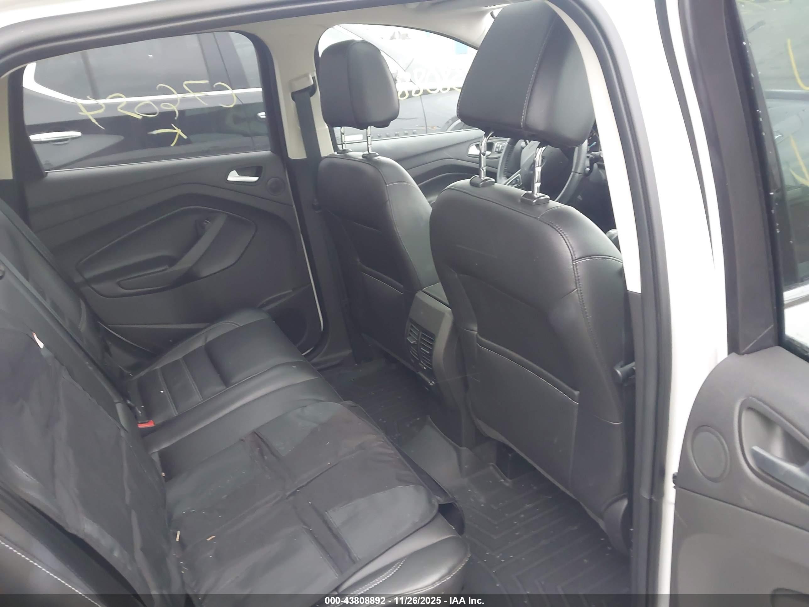 FORD ESCAPE image 8