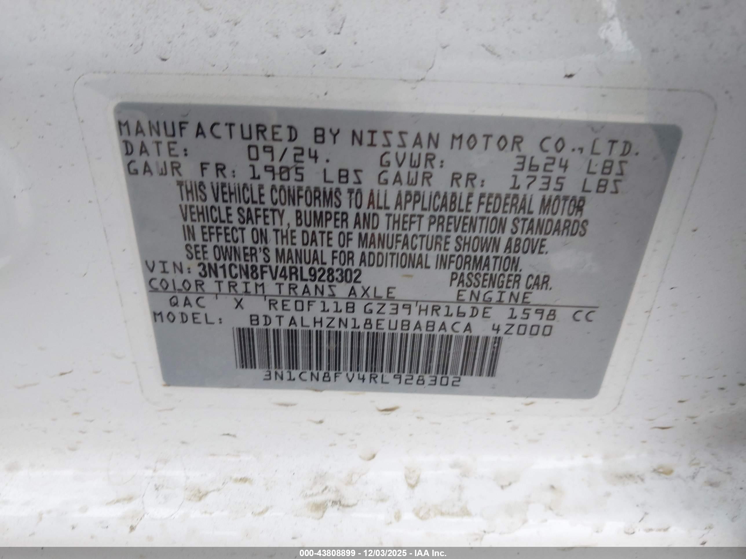 NISSAN VERSA image 9