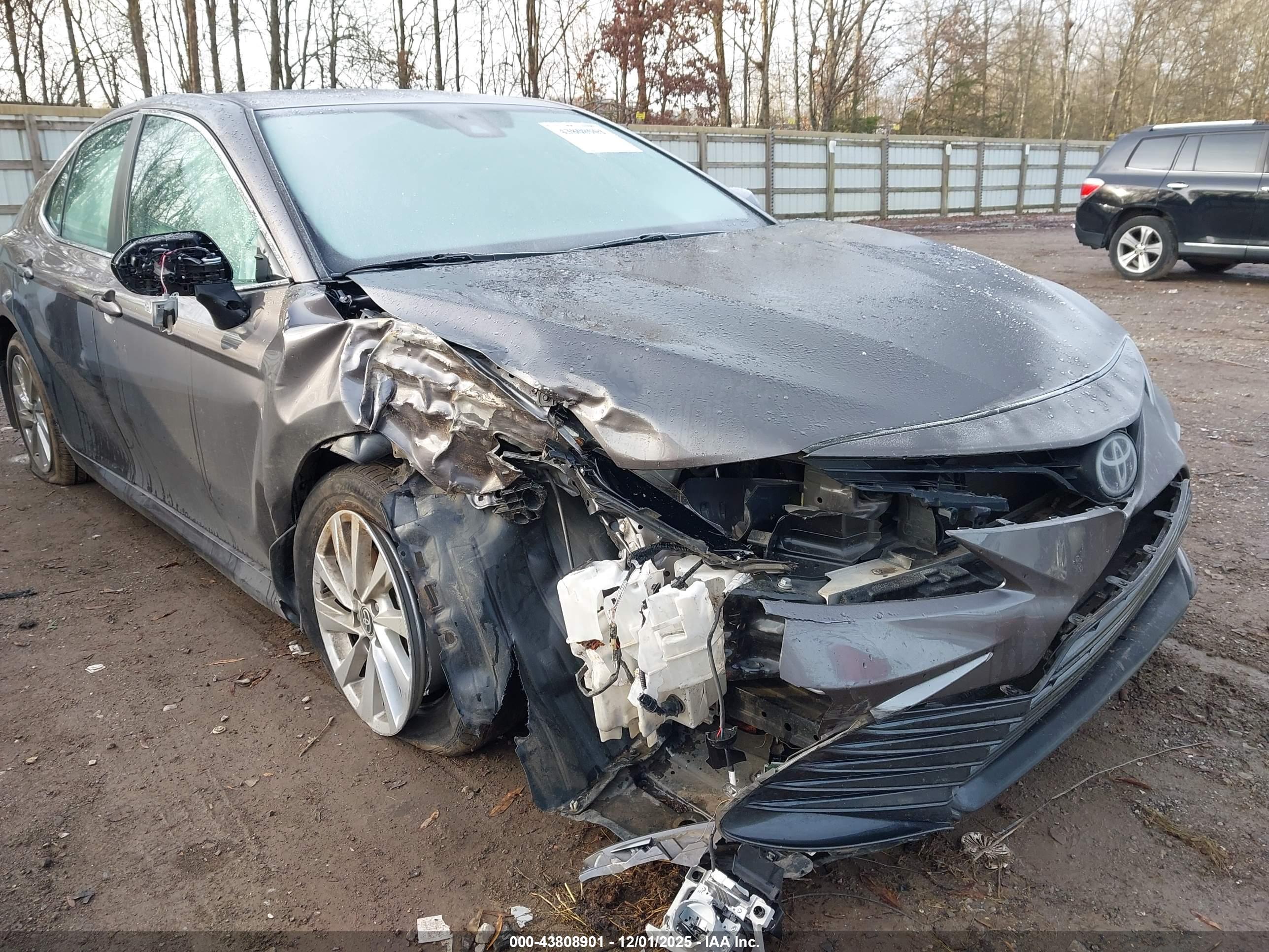 TOYOTA CAMRY image 6