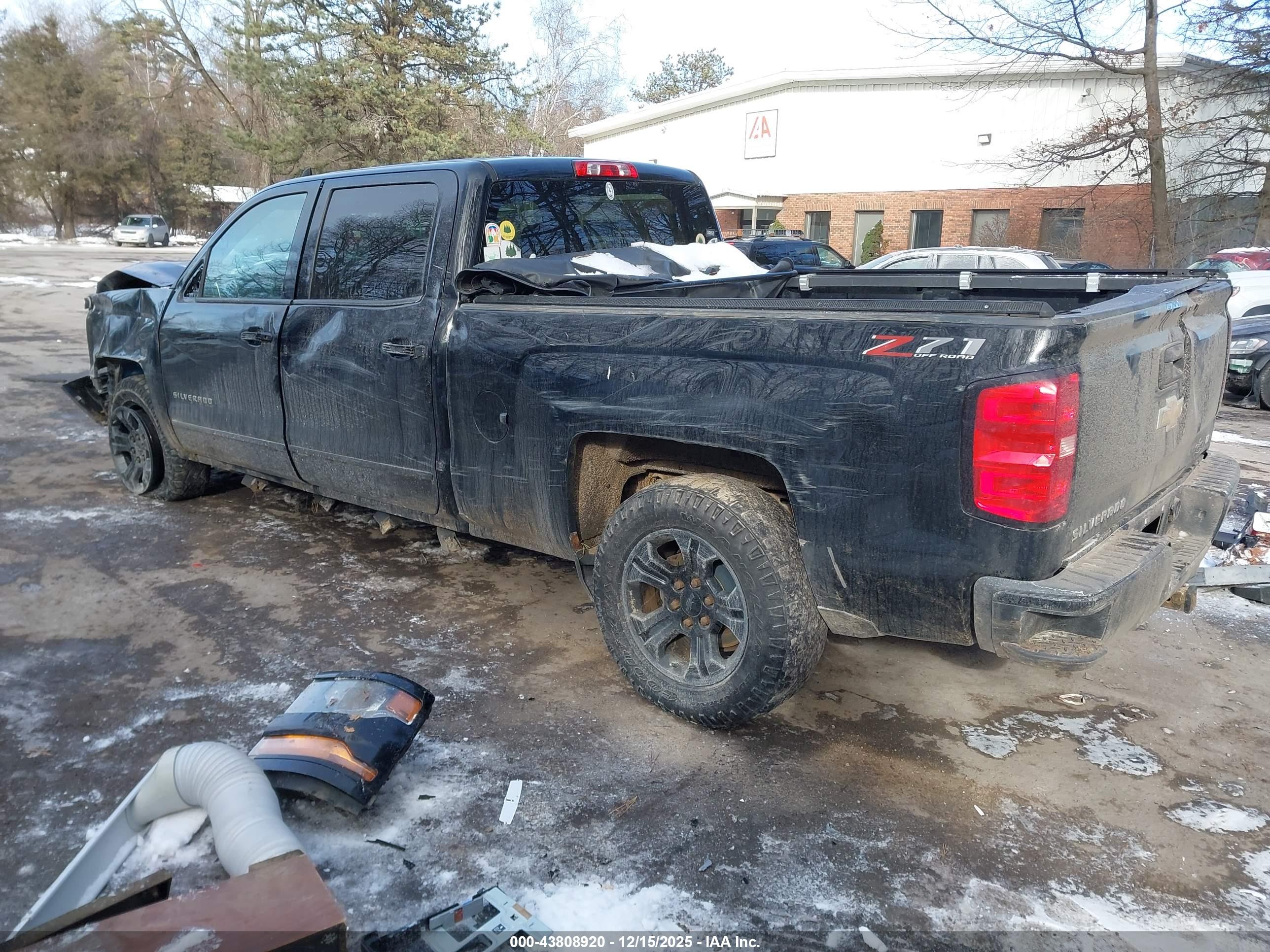 CHEVROLET SILVERADO image 3