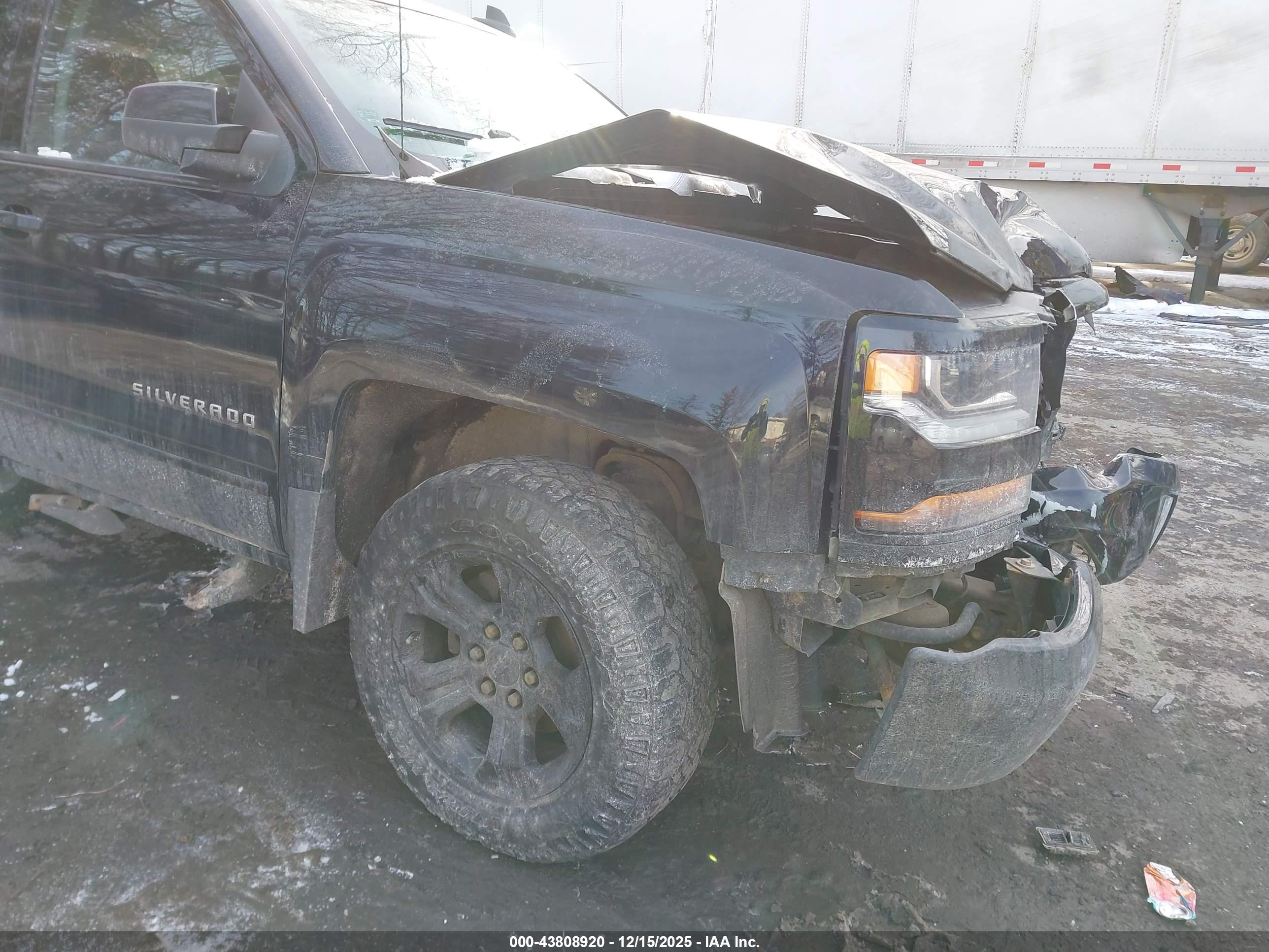 CHEVROLET SILVERADO image 6