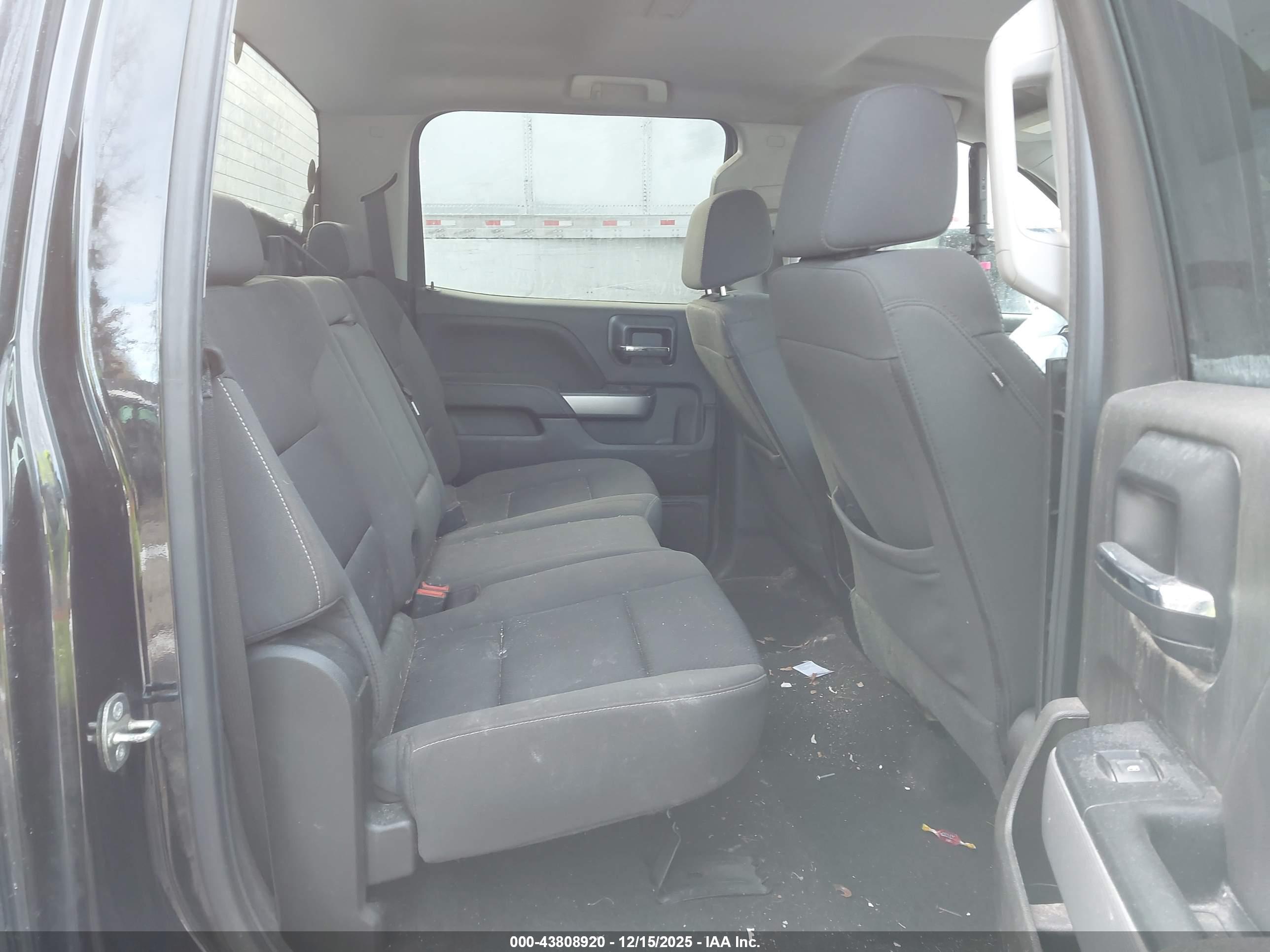 CHEVROLET SILVERADO image 8
