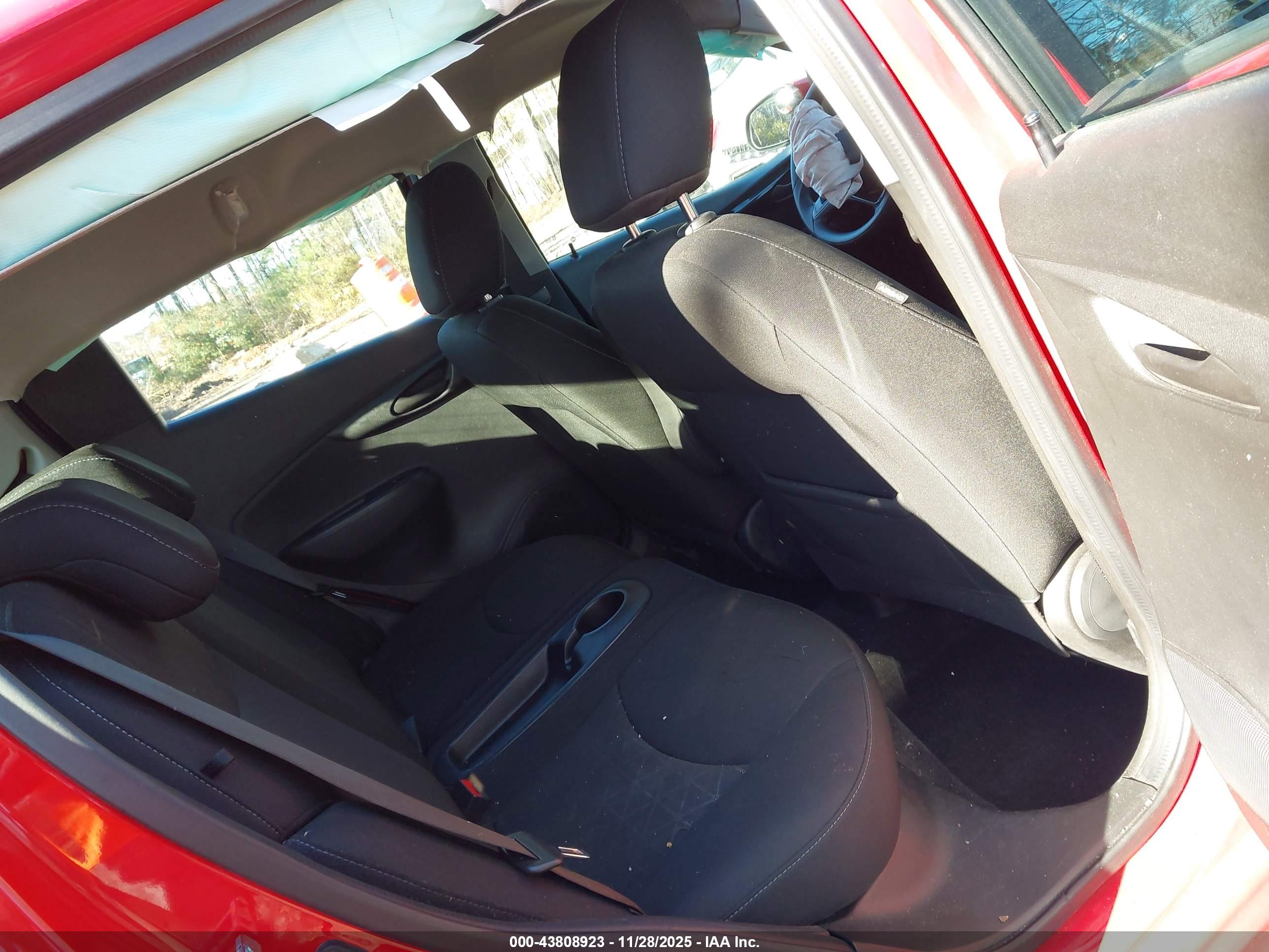 CHEVROLET SPARK image 8