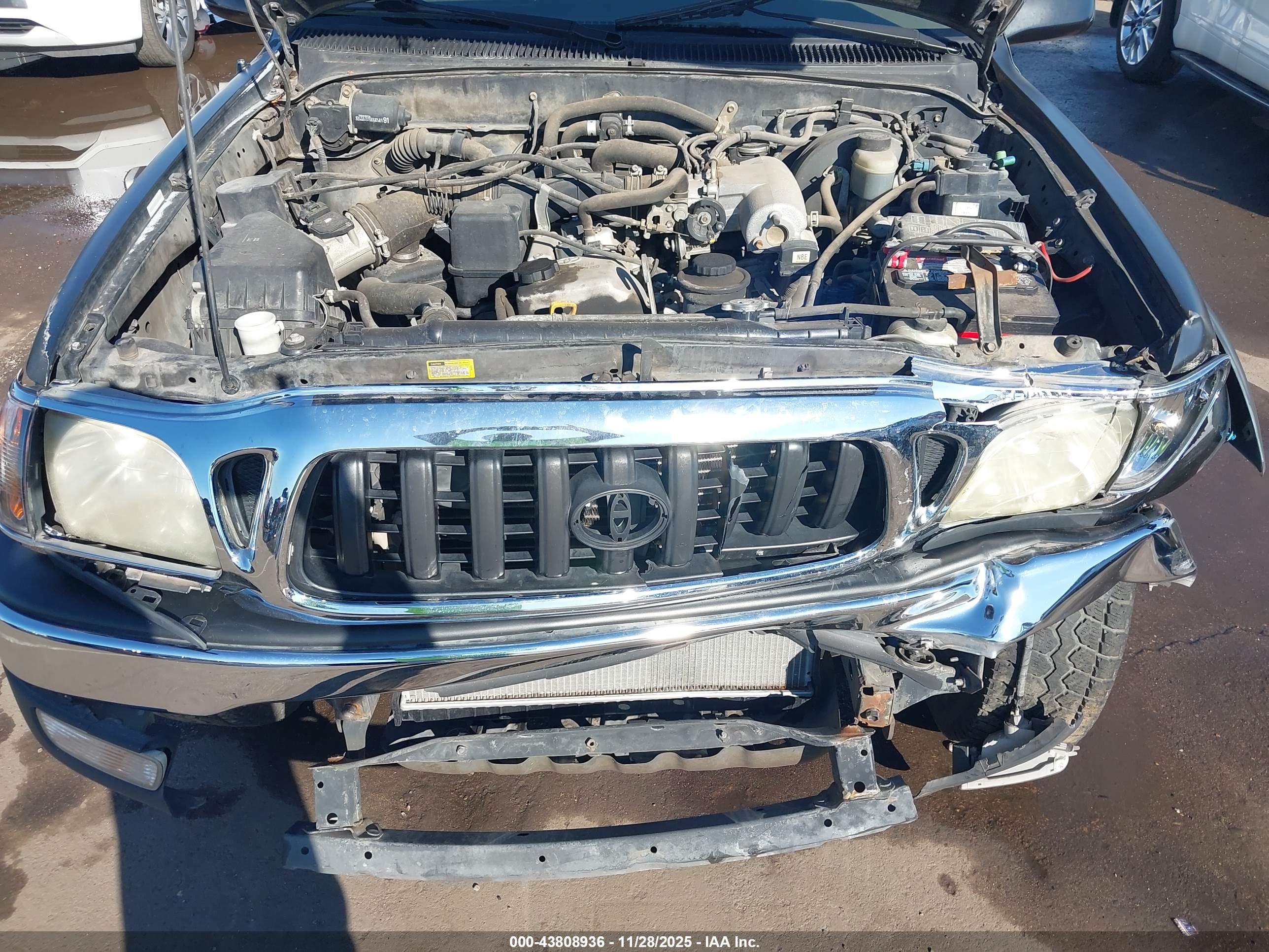 TOYOTA TACOMA image 10