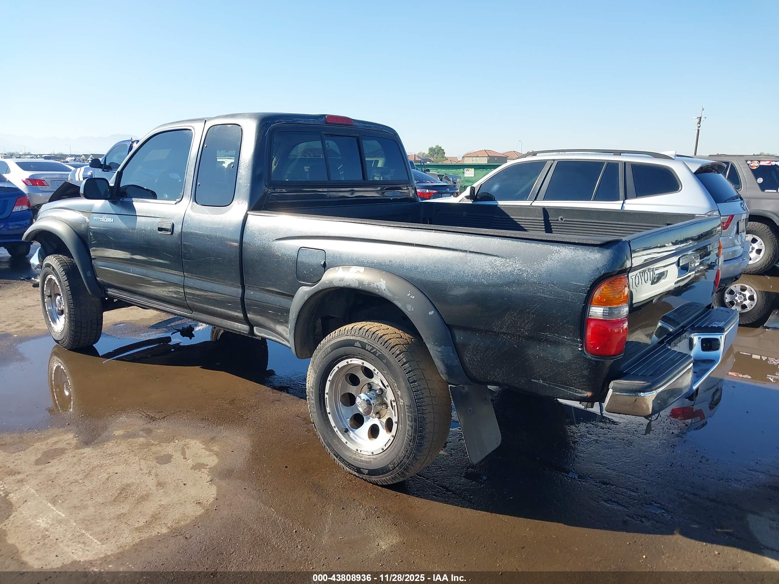 TOYOTA TACOMA image 3