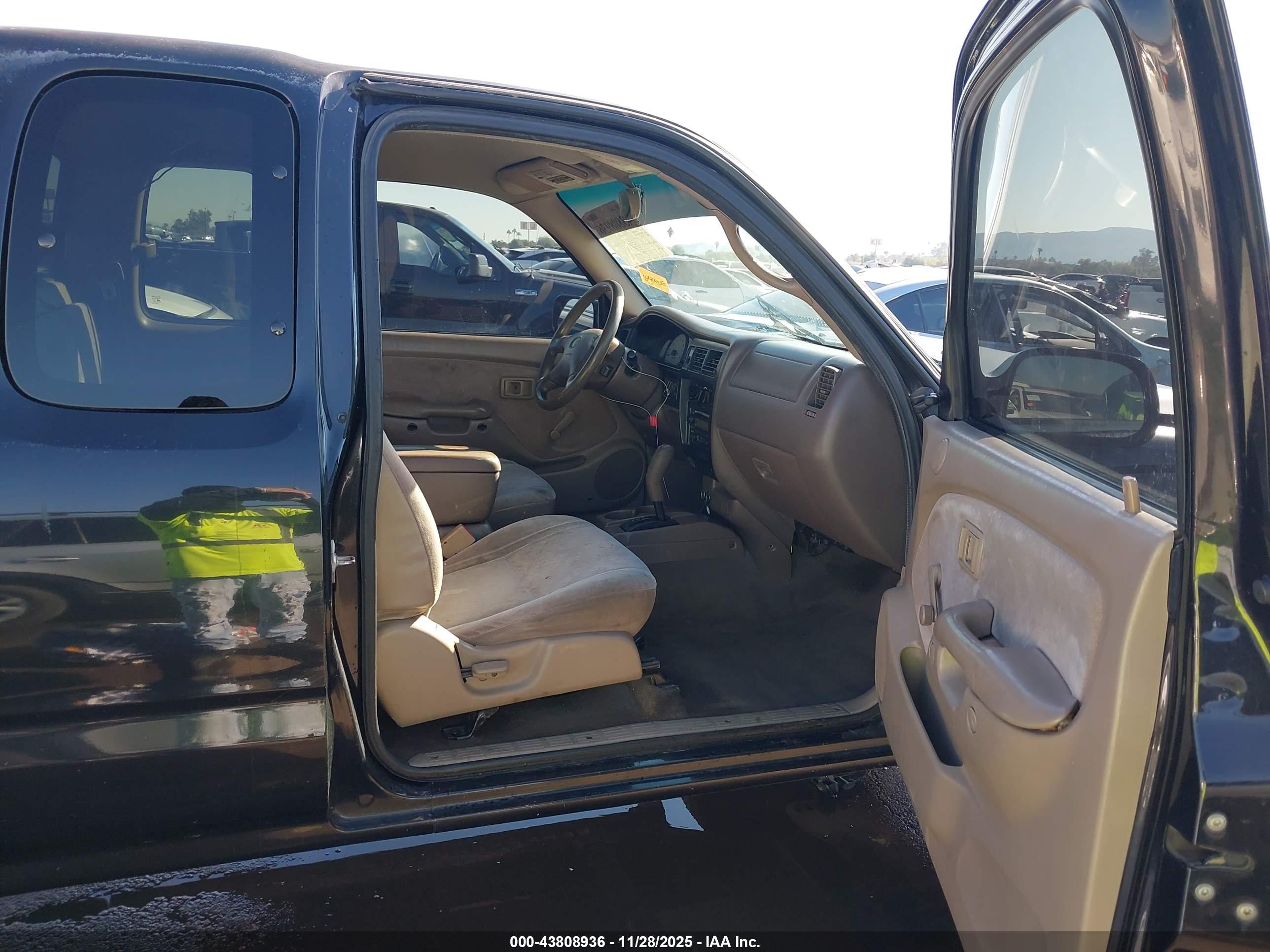 TOYOTA TACOMA image 5