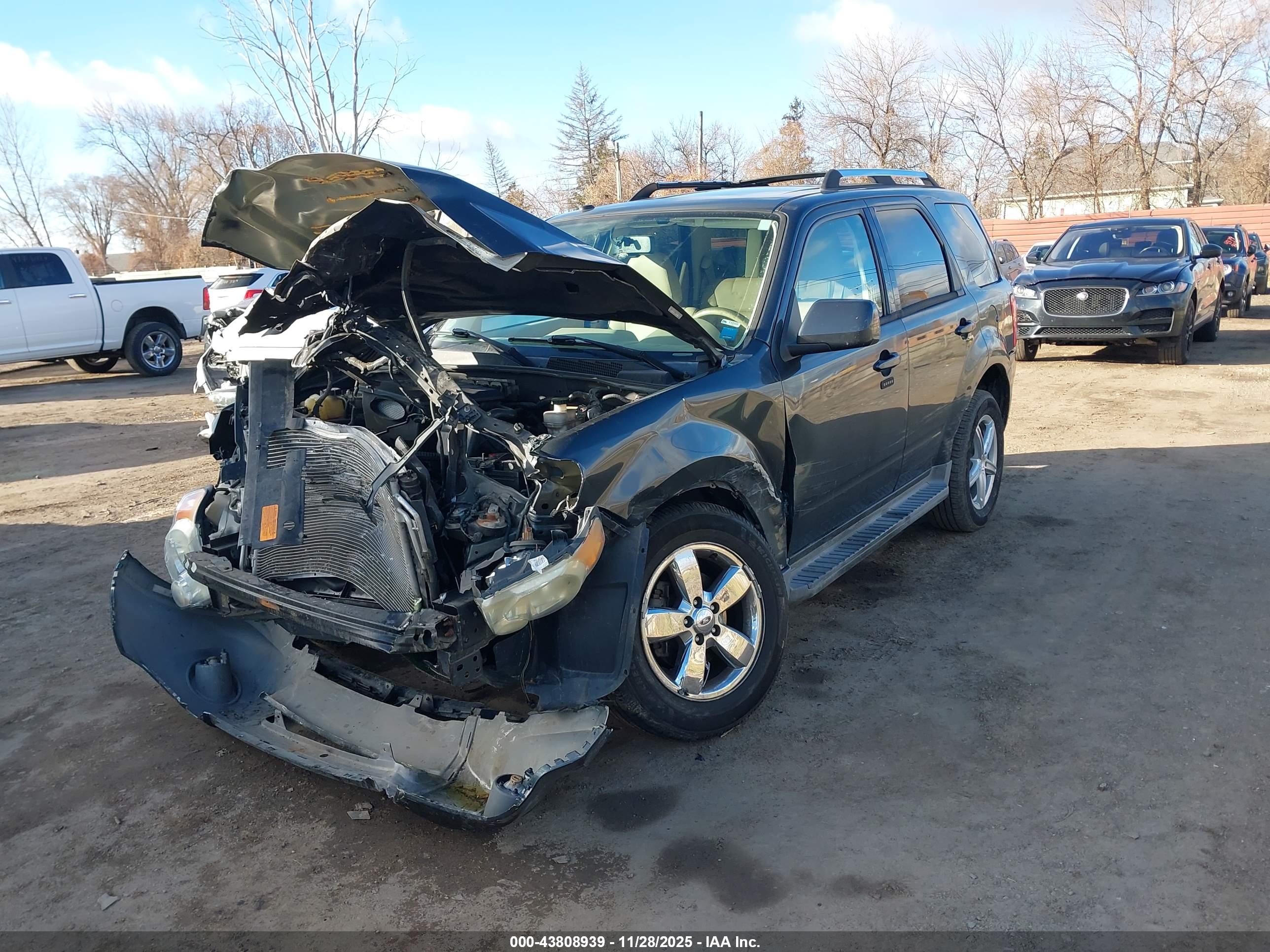 FORD ESCAPE image 2