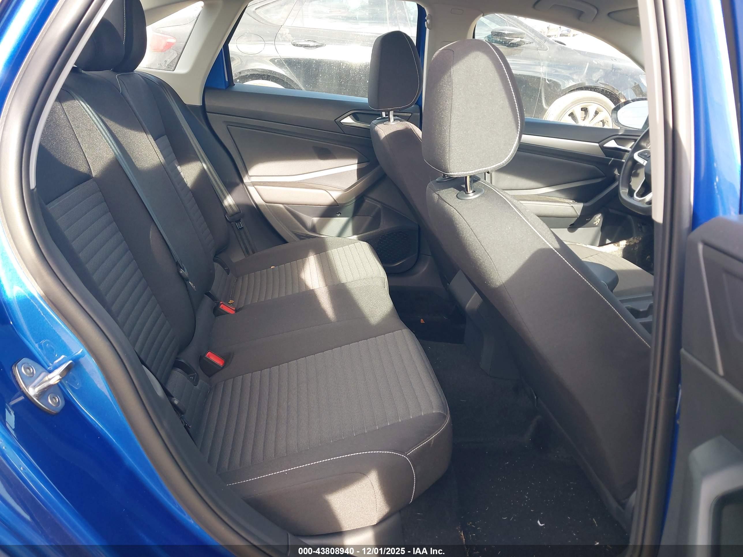 VOLKSWAGEN JETTA image 8