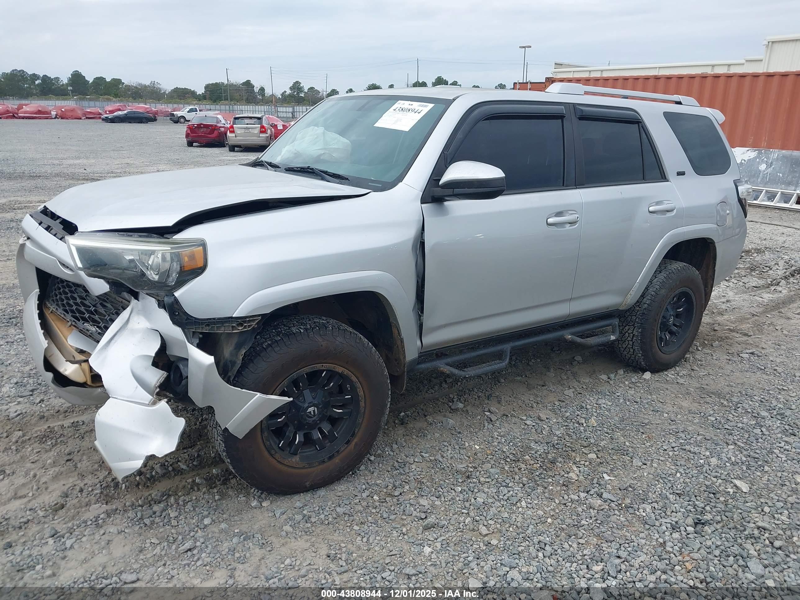 TOYOTA 4RUNNER image 2