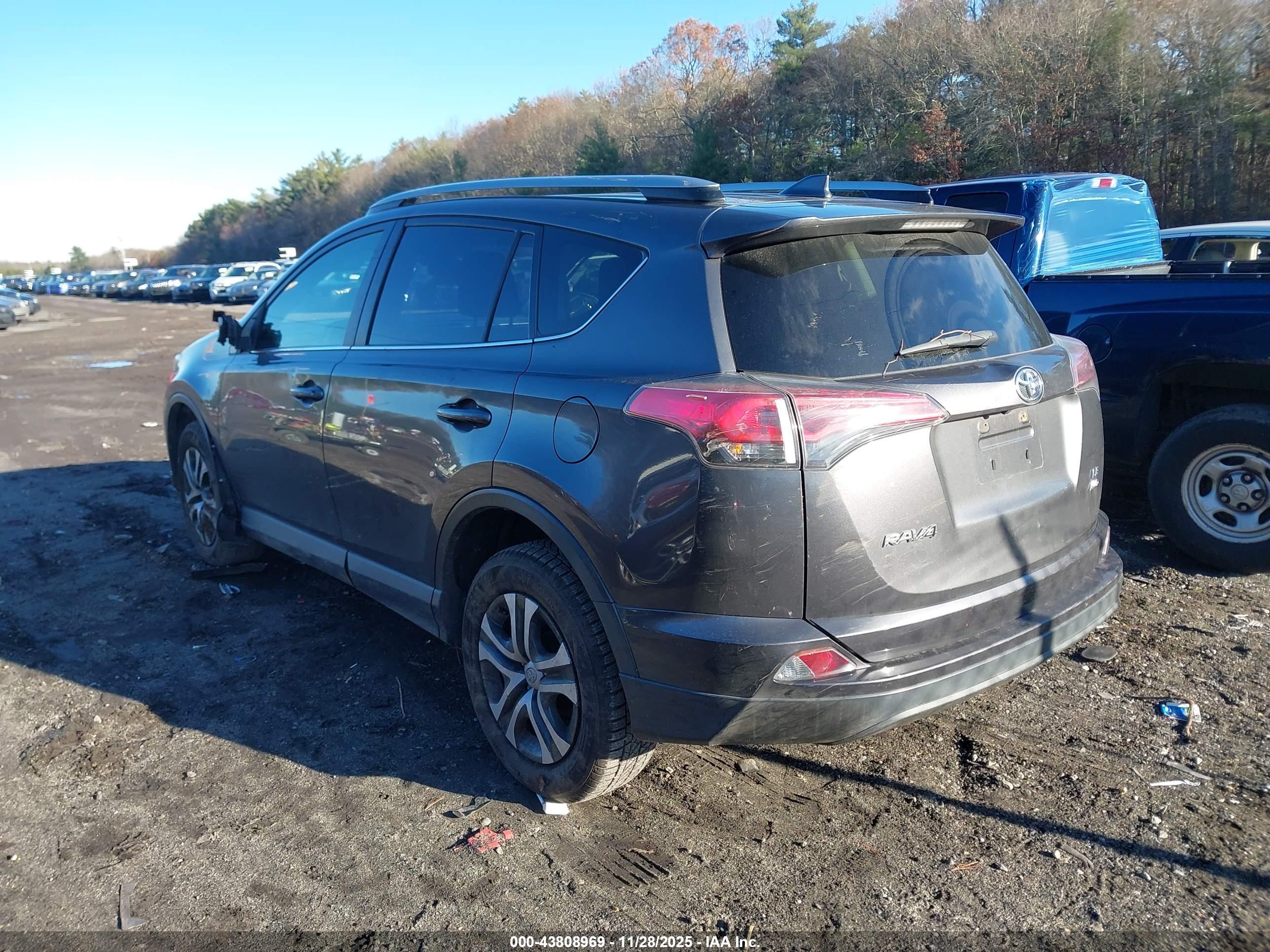 TOYOTA RAV4 image 3