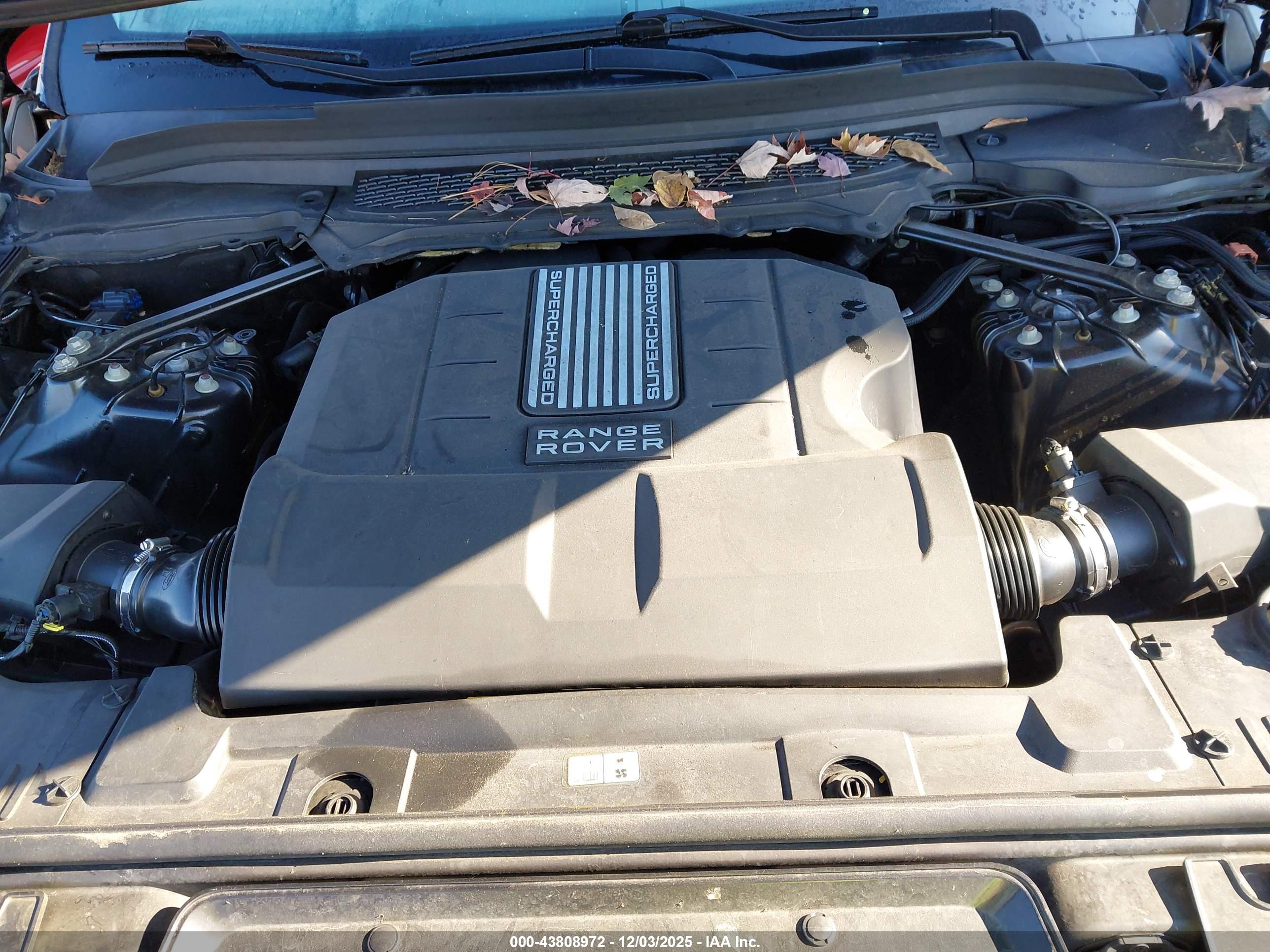 LAND ROVER image 10