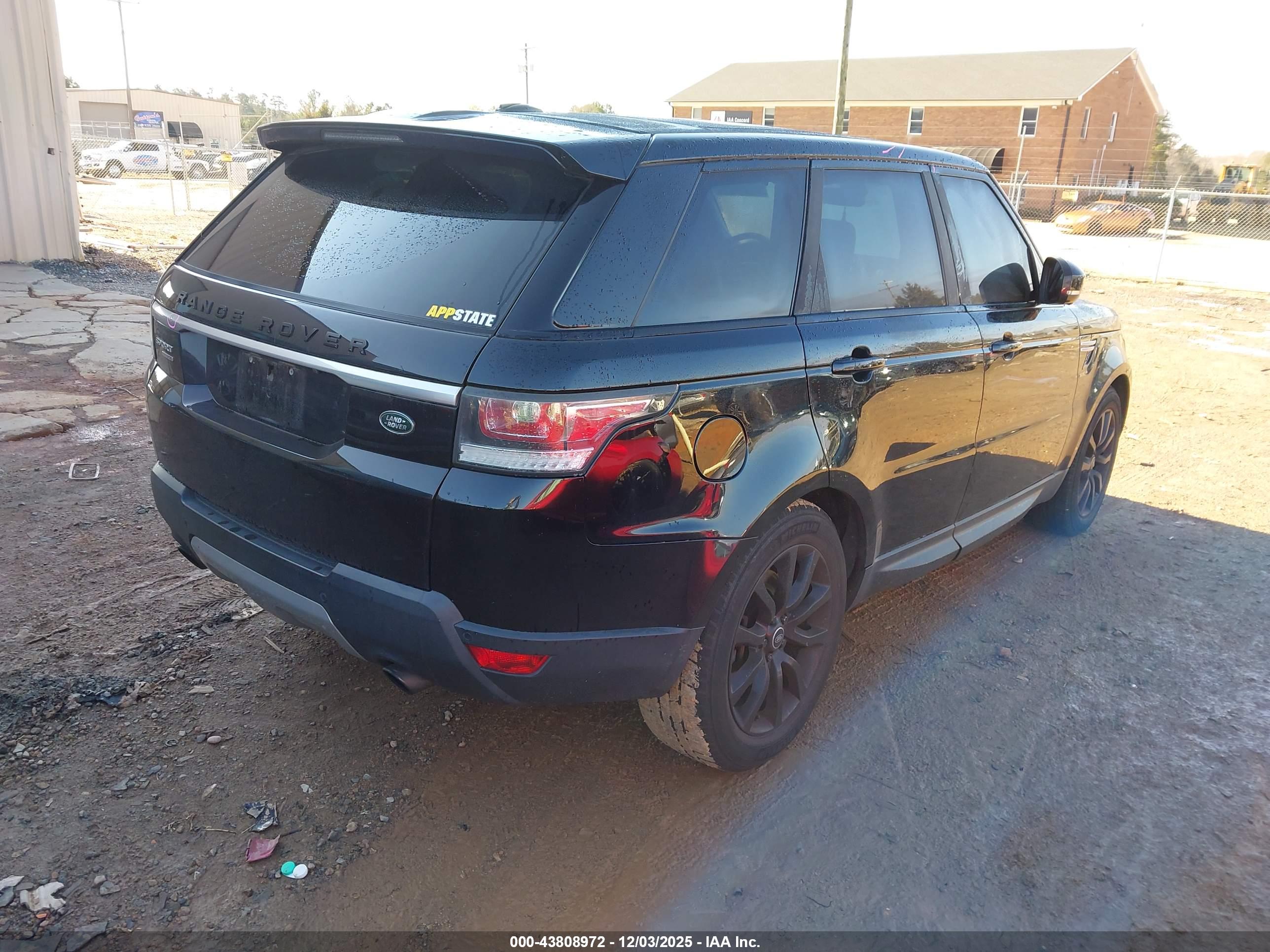 LAND ROVER image 4