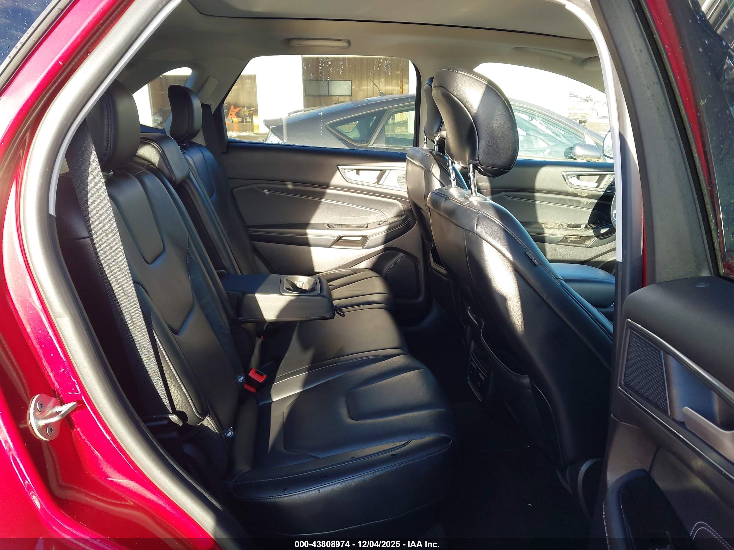 FORD EDGE image 8