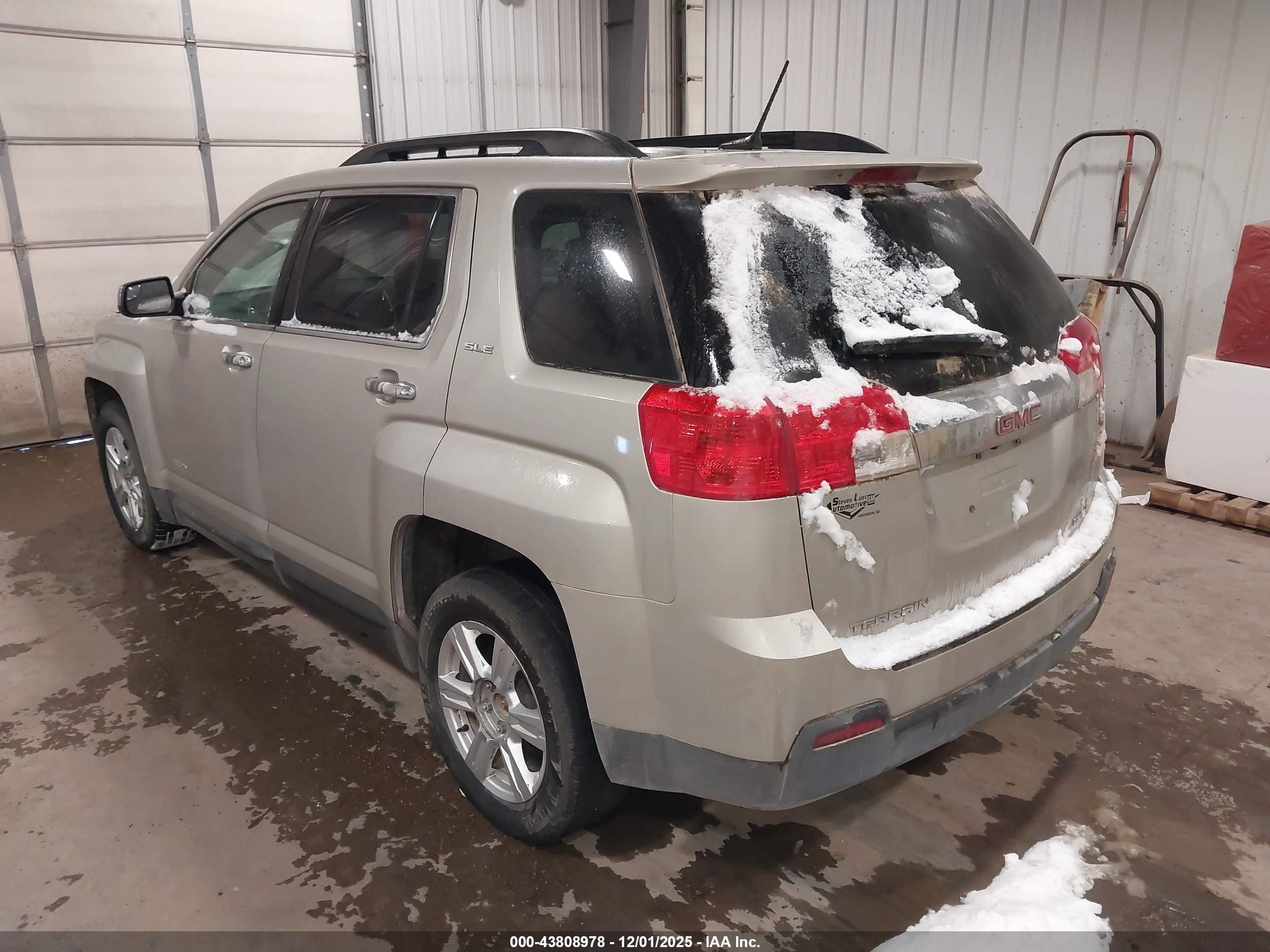 GMC TERRAIN image 3
