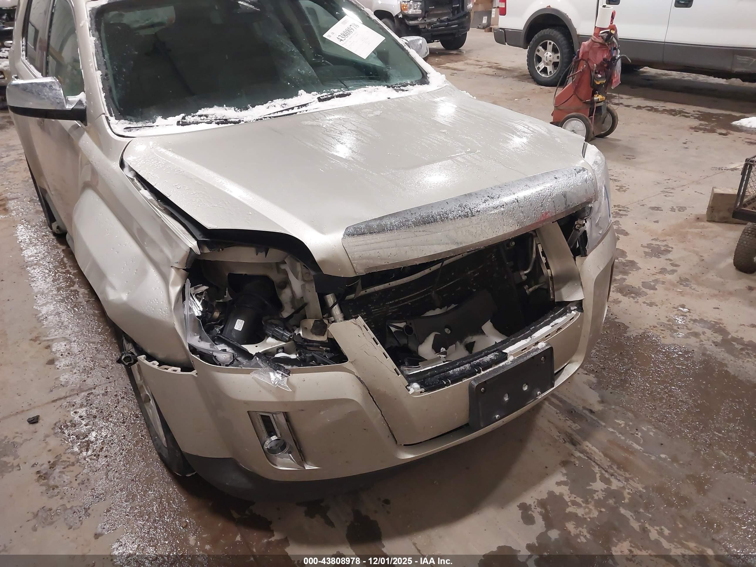 GMC TERRAIN image 6