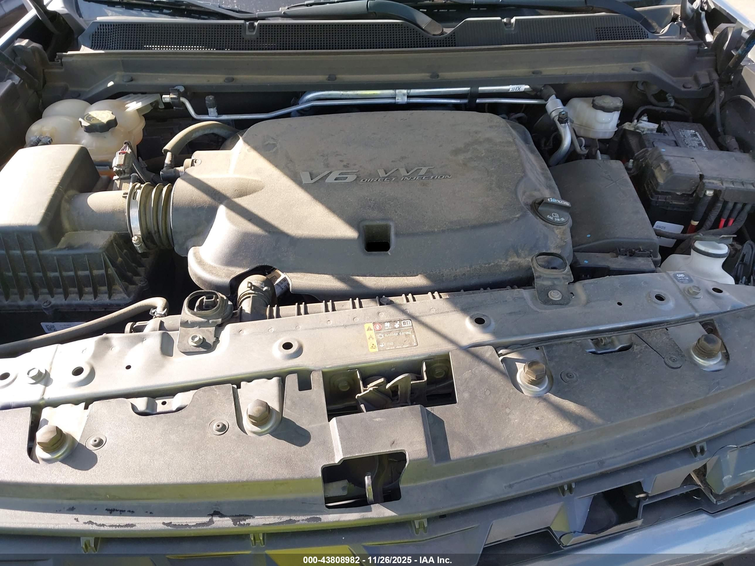CHEVROLET COLORADO image 10