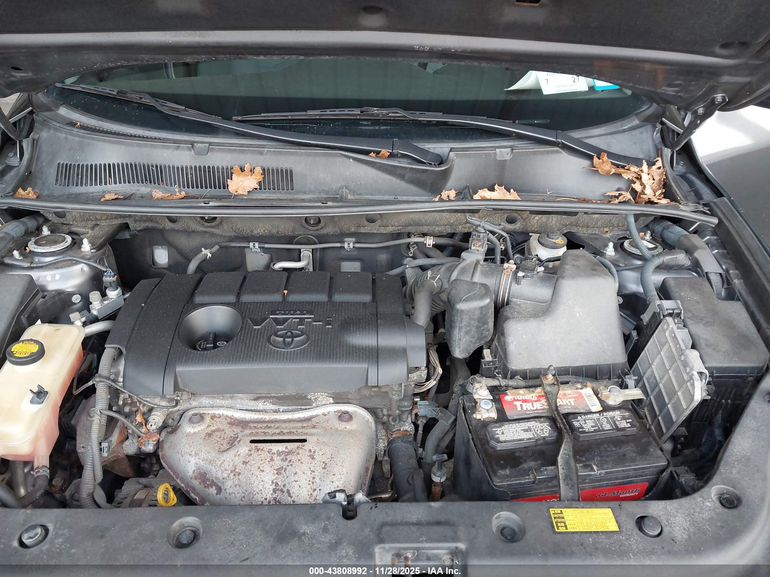 TOYOTA RAV4 image 10