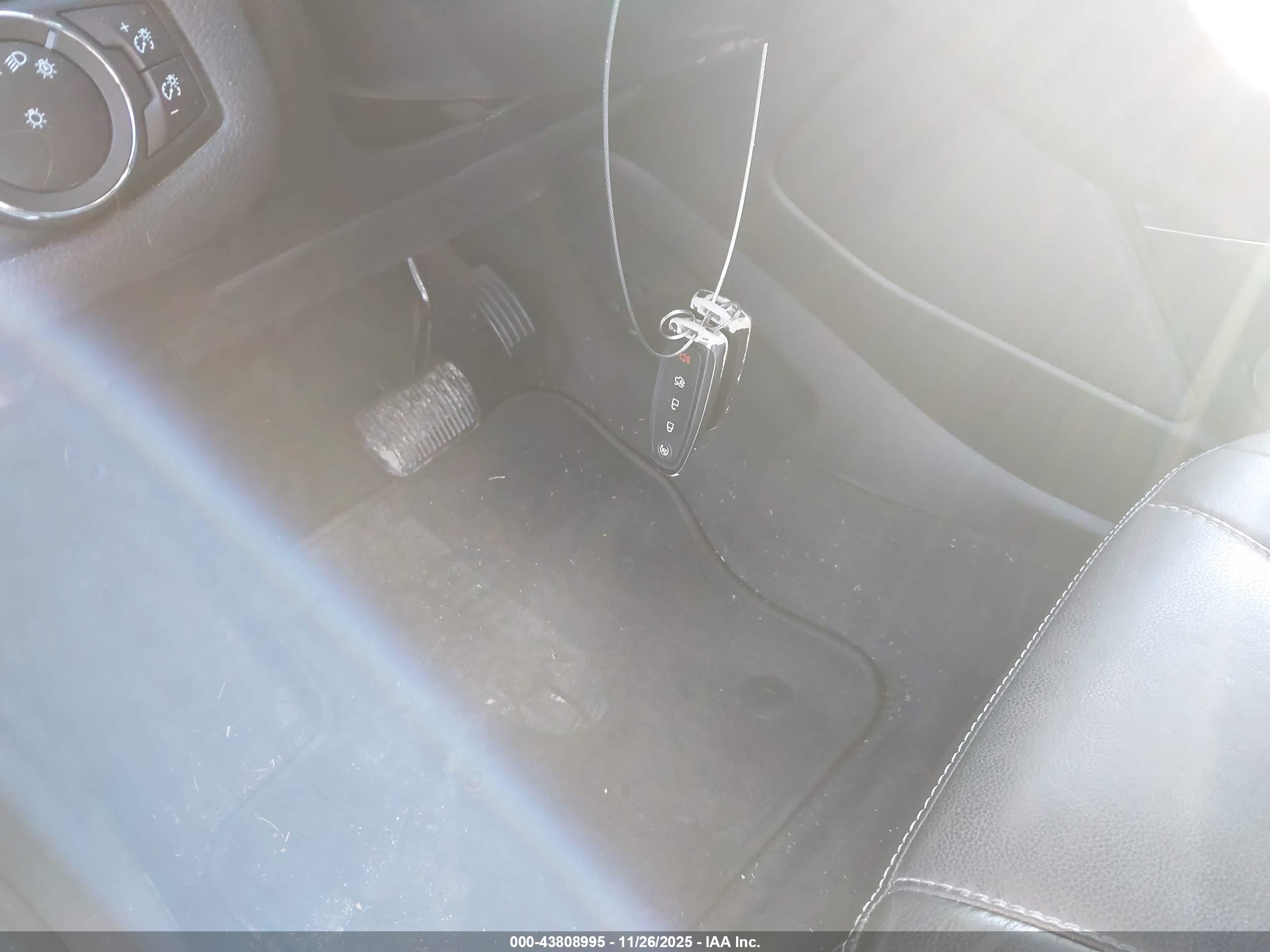 FORD ESCAPE image 11