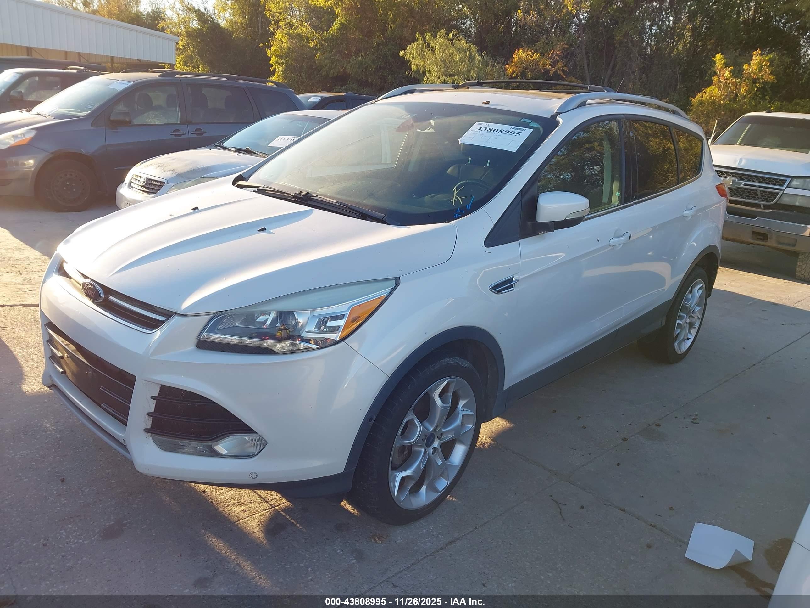 FORD ESCAPE image 2