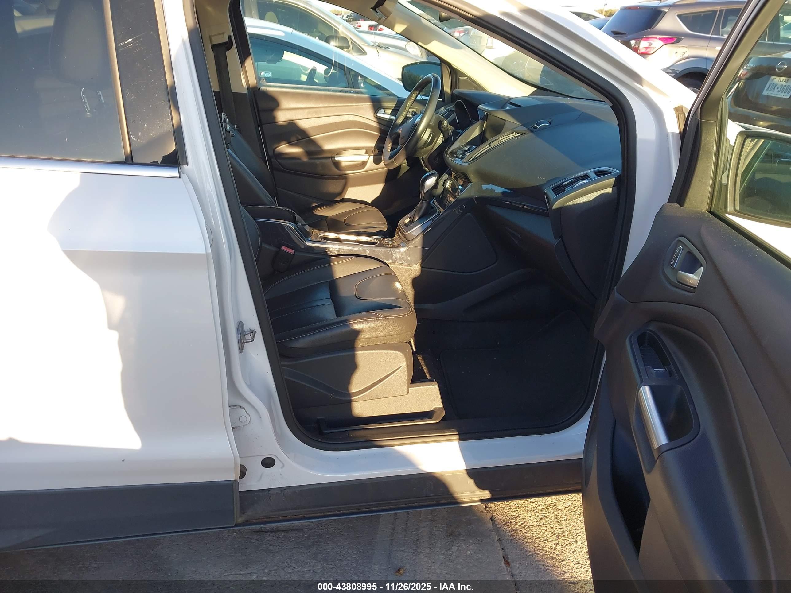 FORD ESCAPE image 5