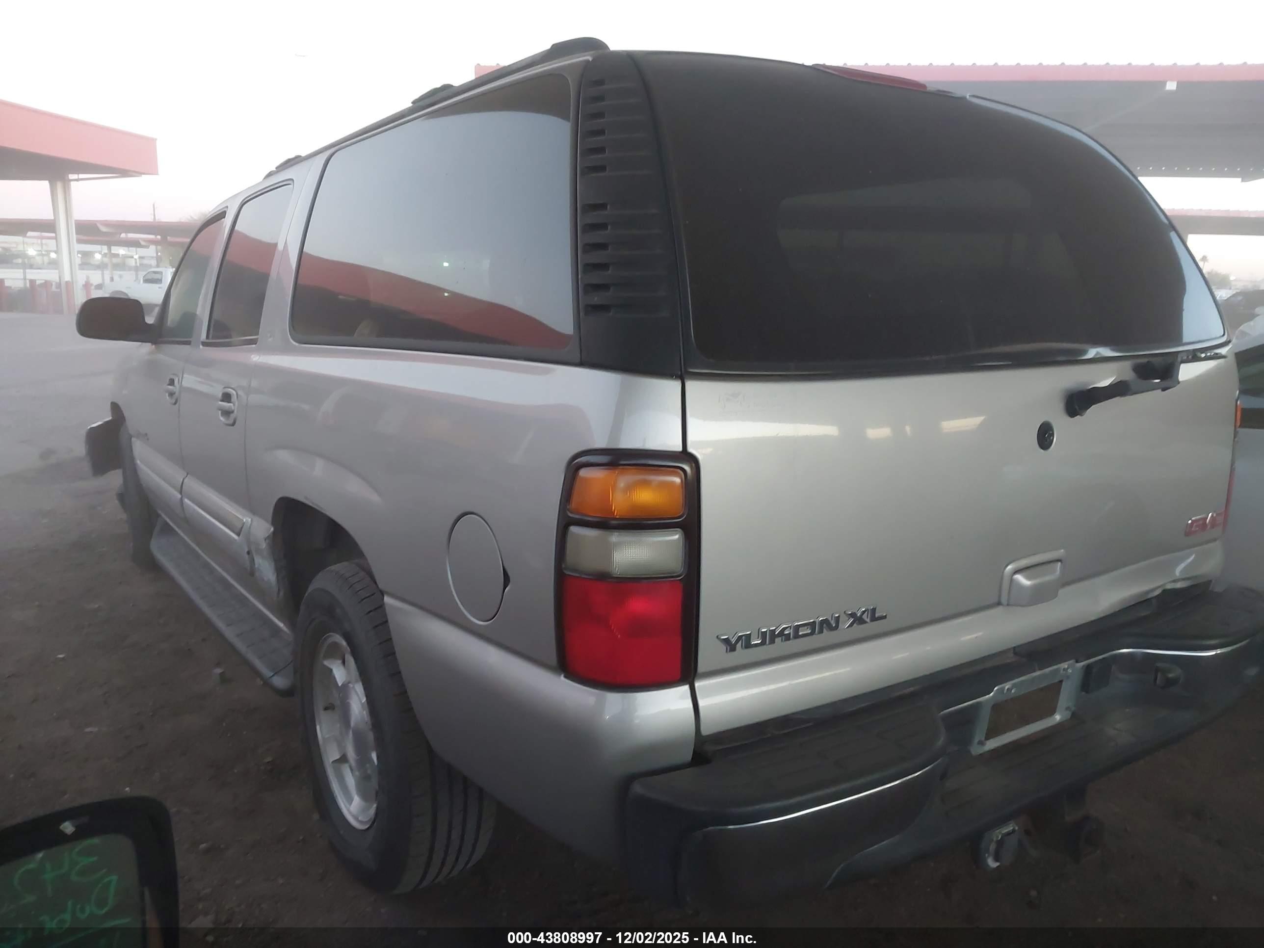 GMC YUKON image 3