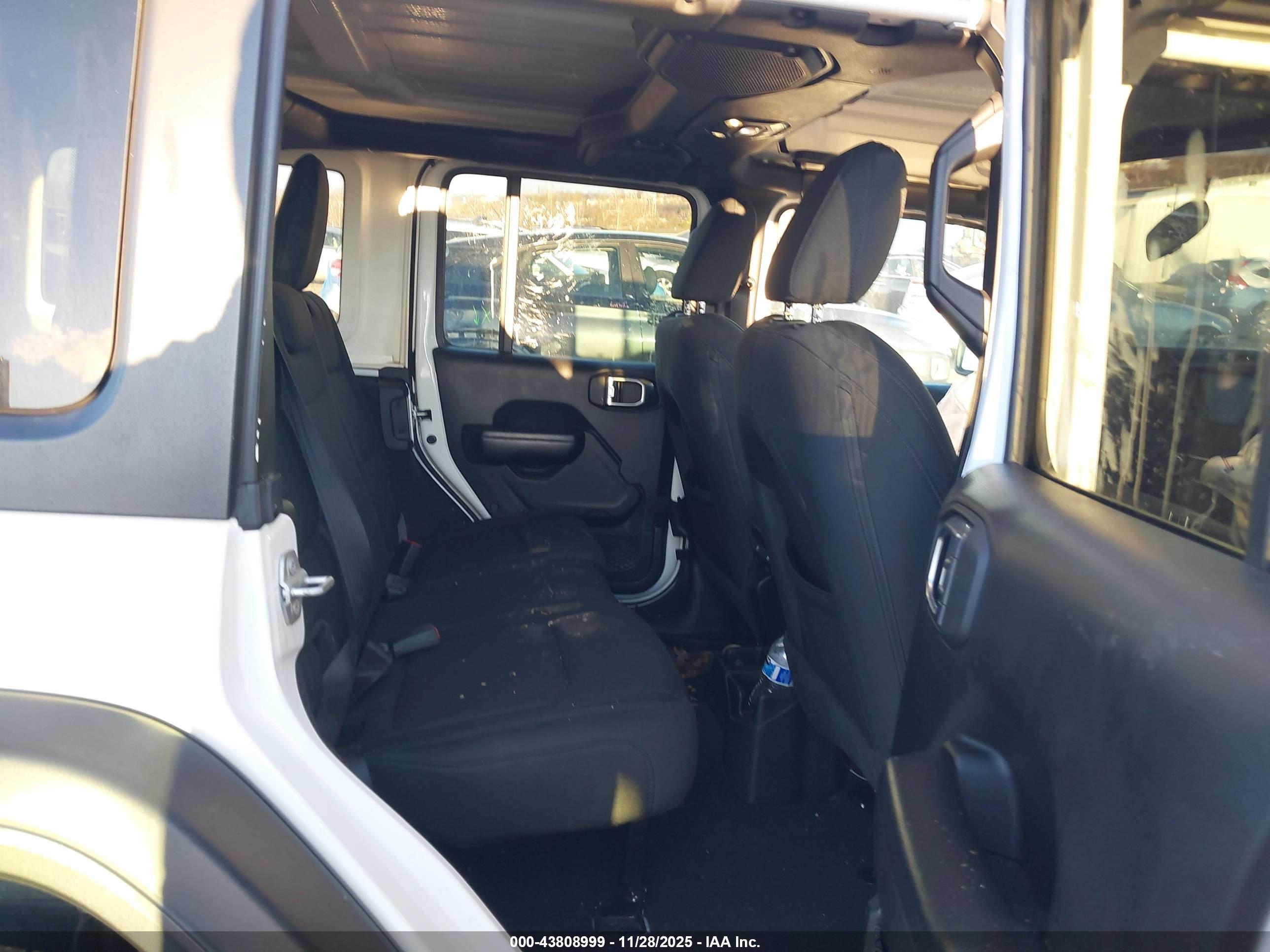 JEEP WRANGLER image 8