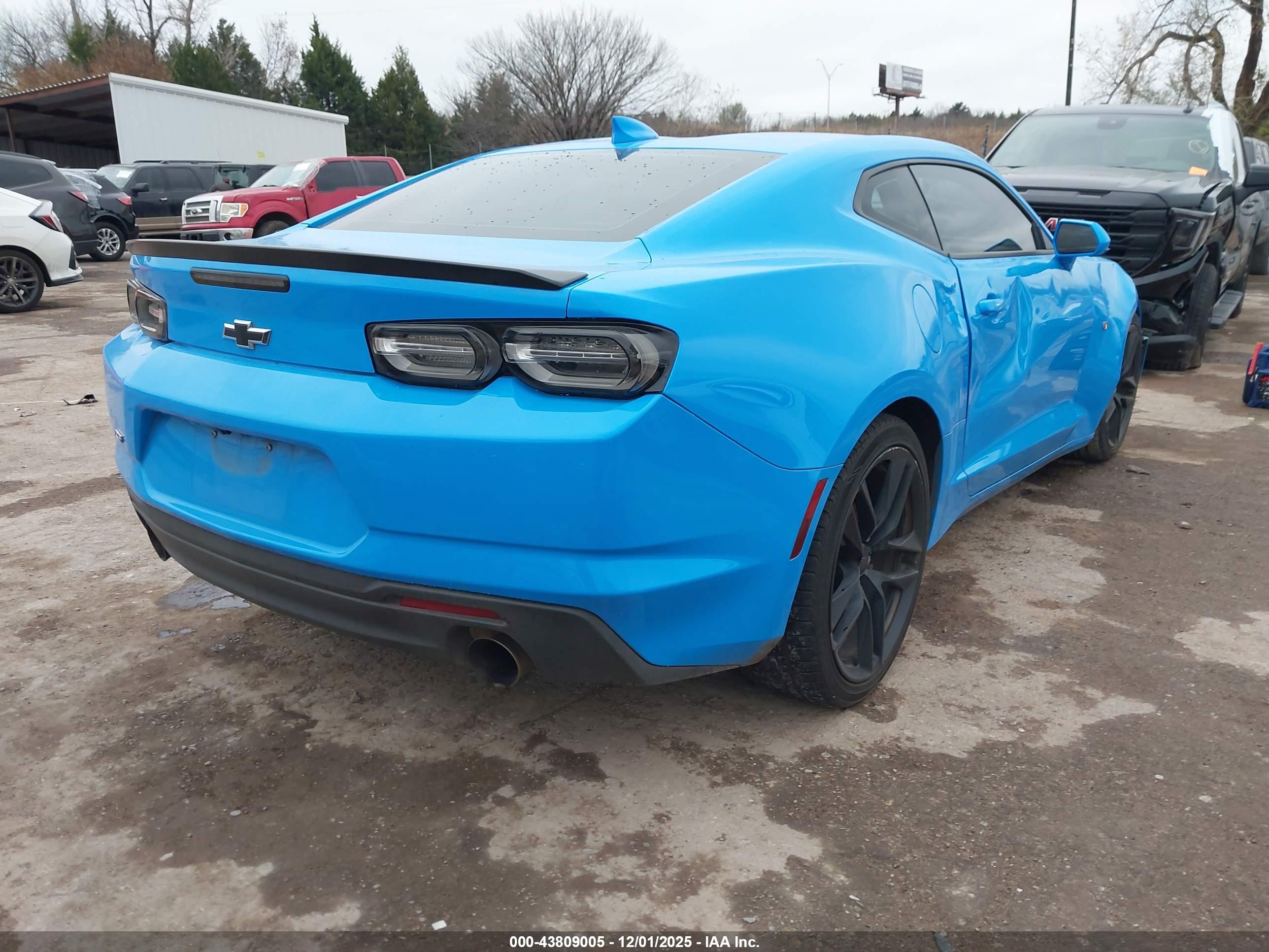 CHEVROLET CAMARO image 4