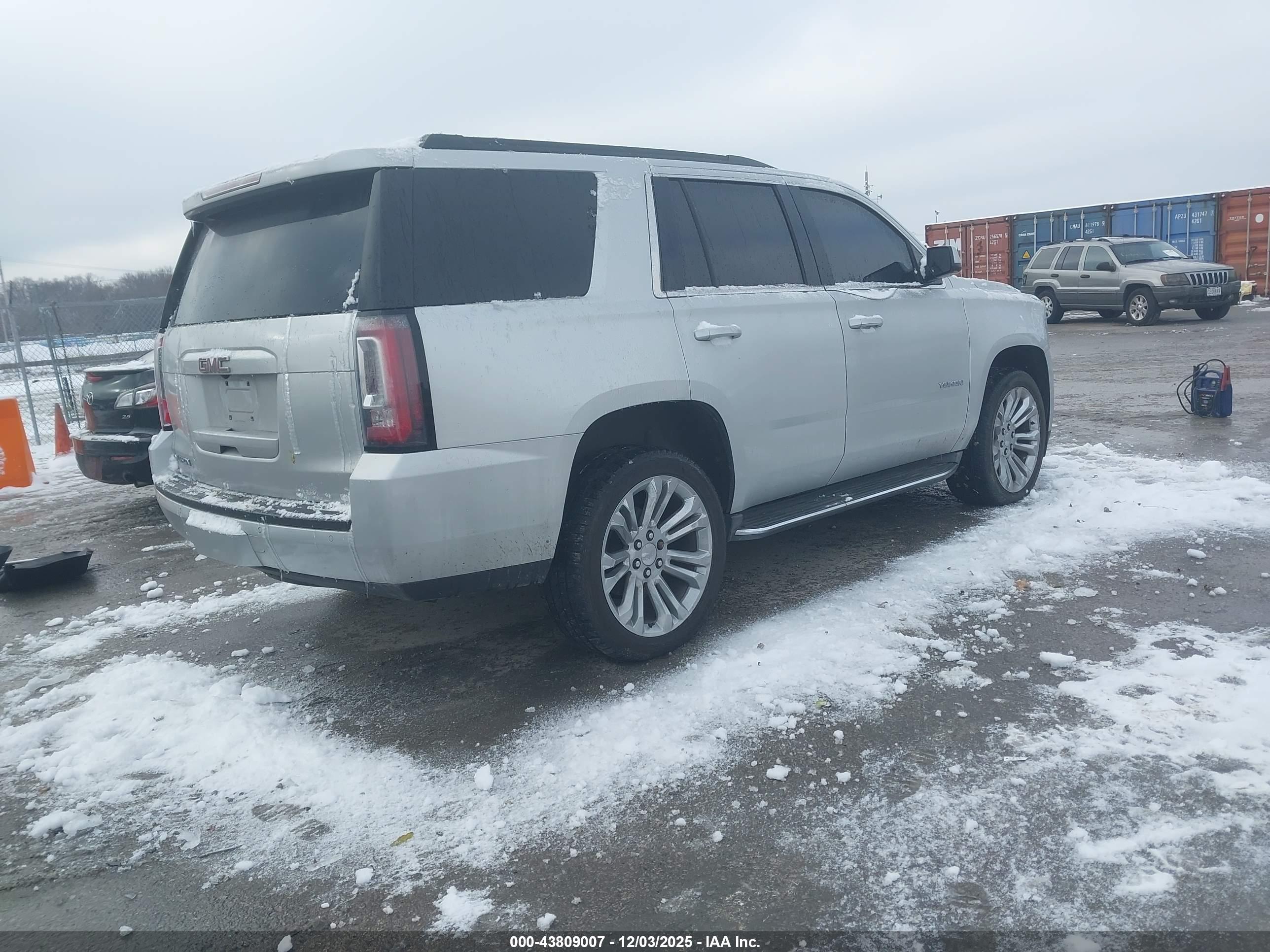 GMC YUKON image 4