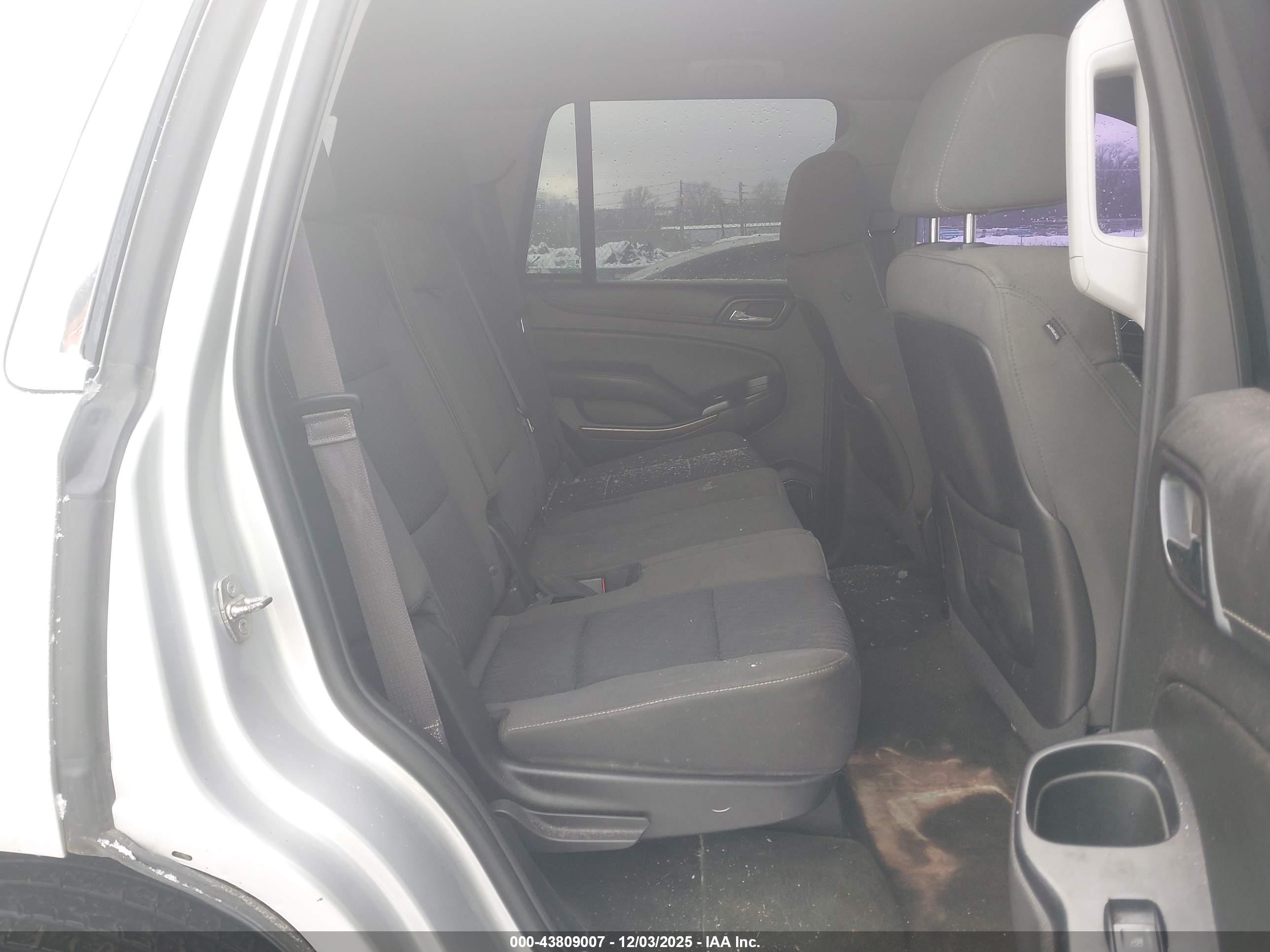 GMC YUKON image 8