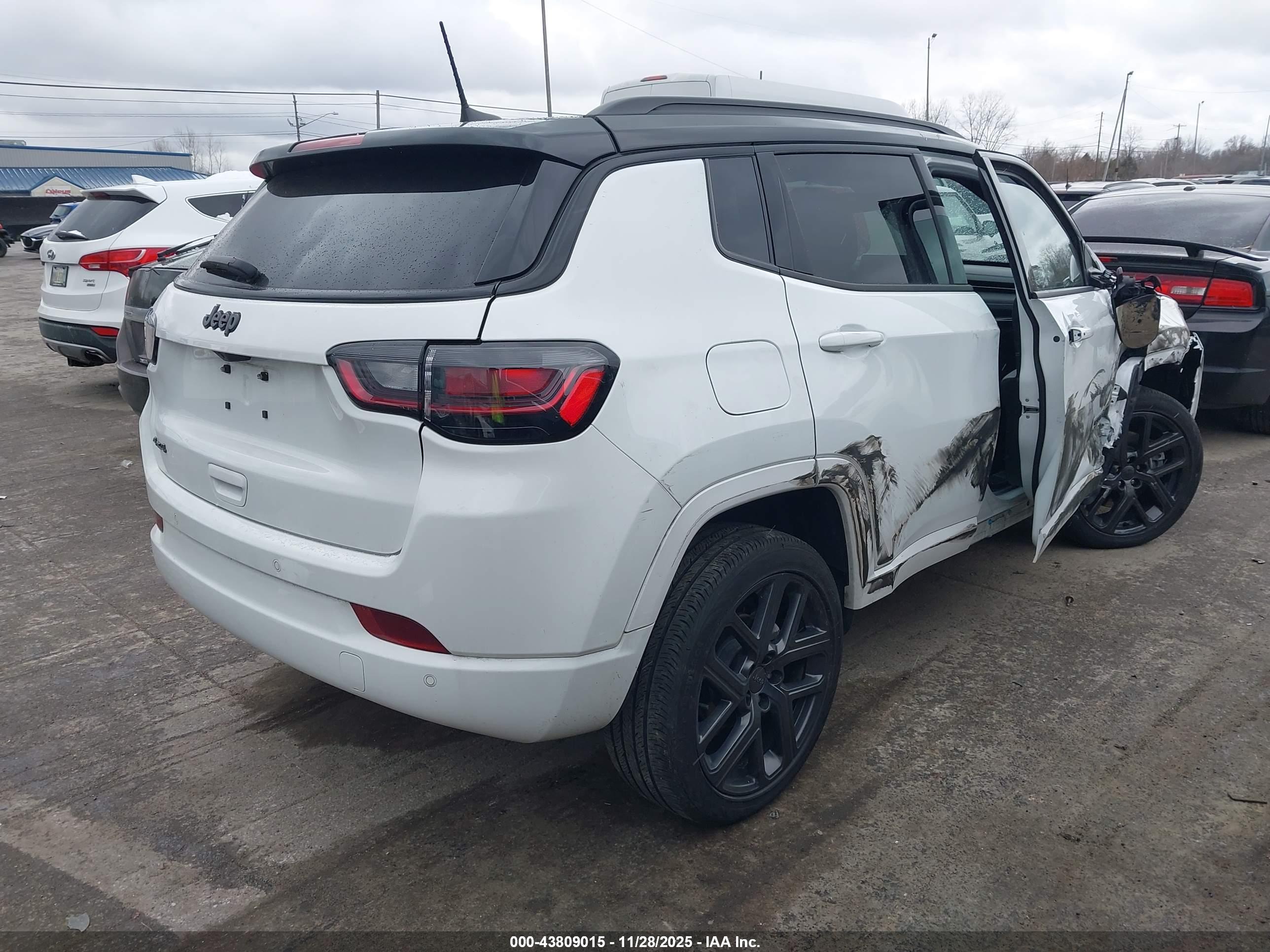 JEEP COMPASS image 4