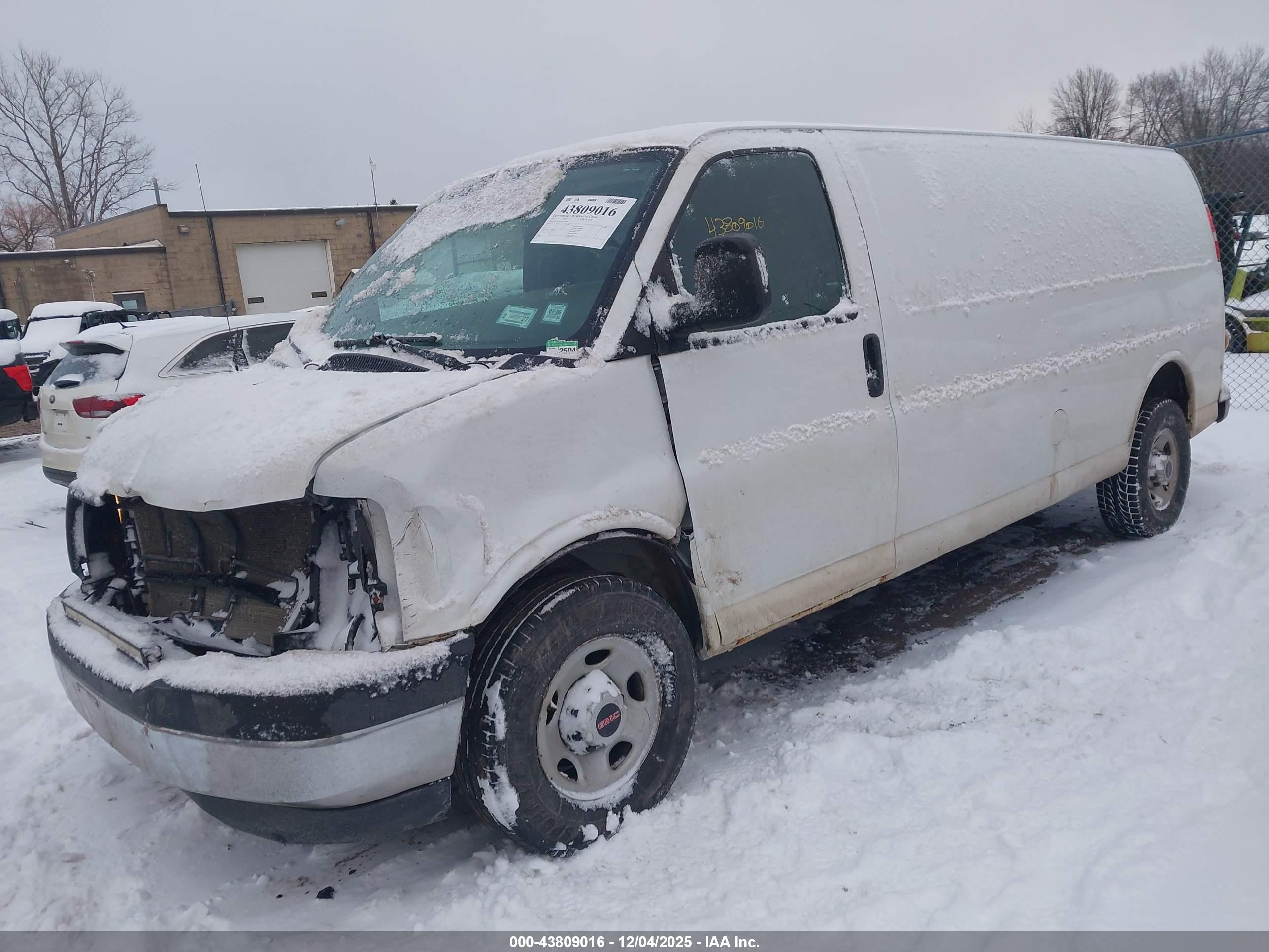 GMC SAVANA image 2