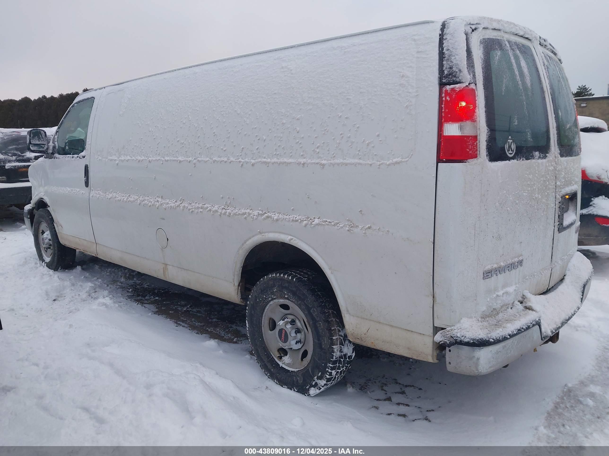 GMC SAVANA image 3