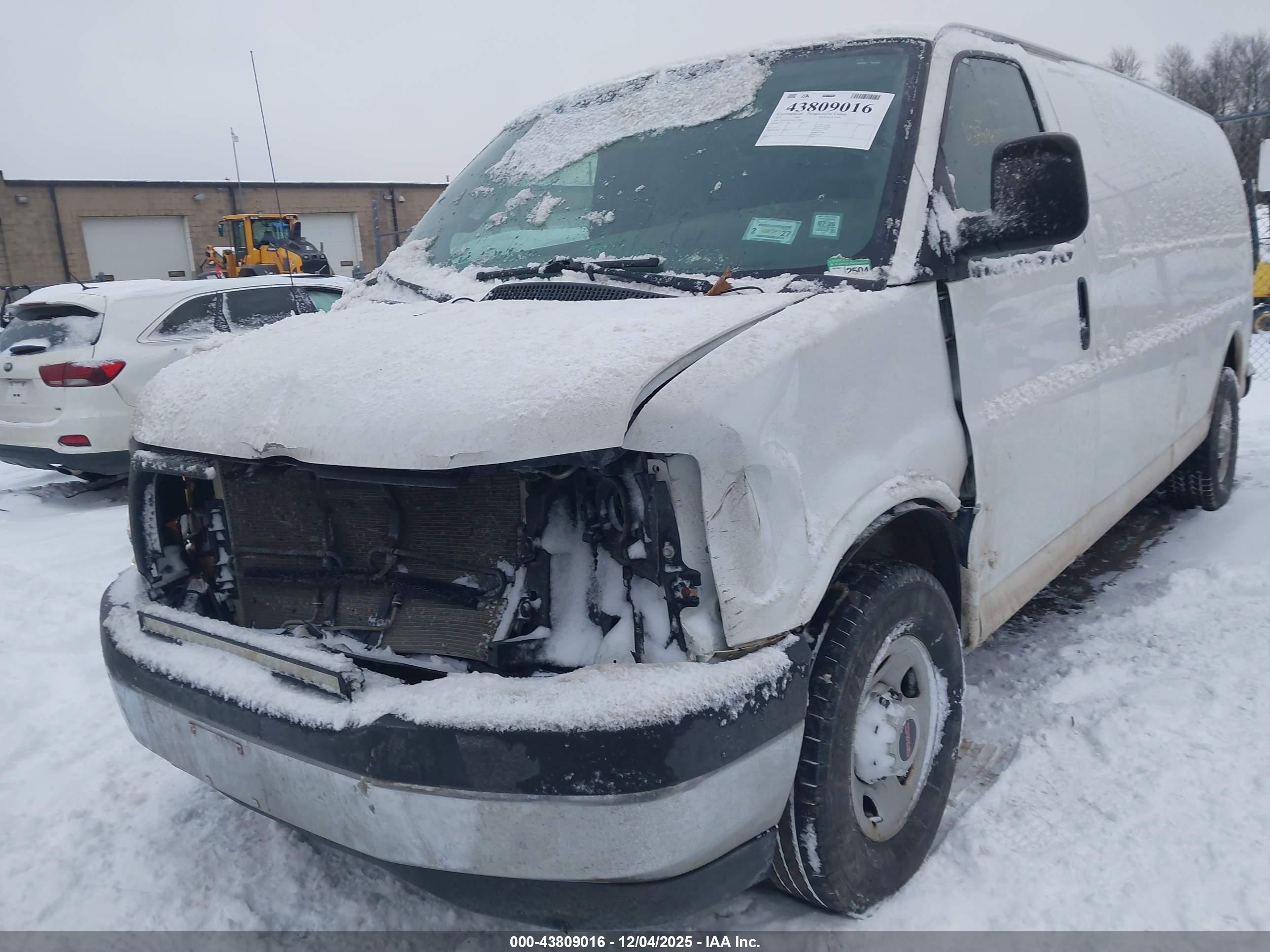 GMC SAVANA image 6