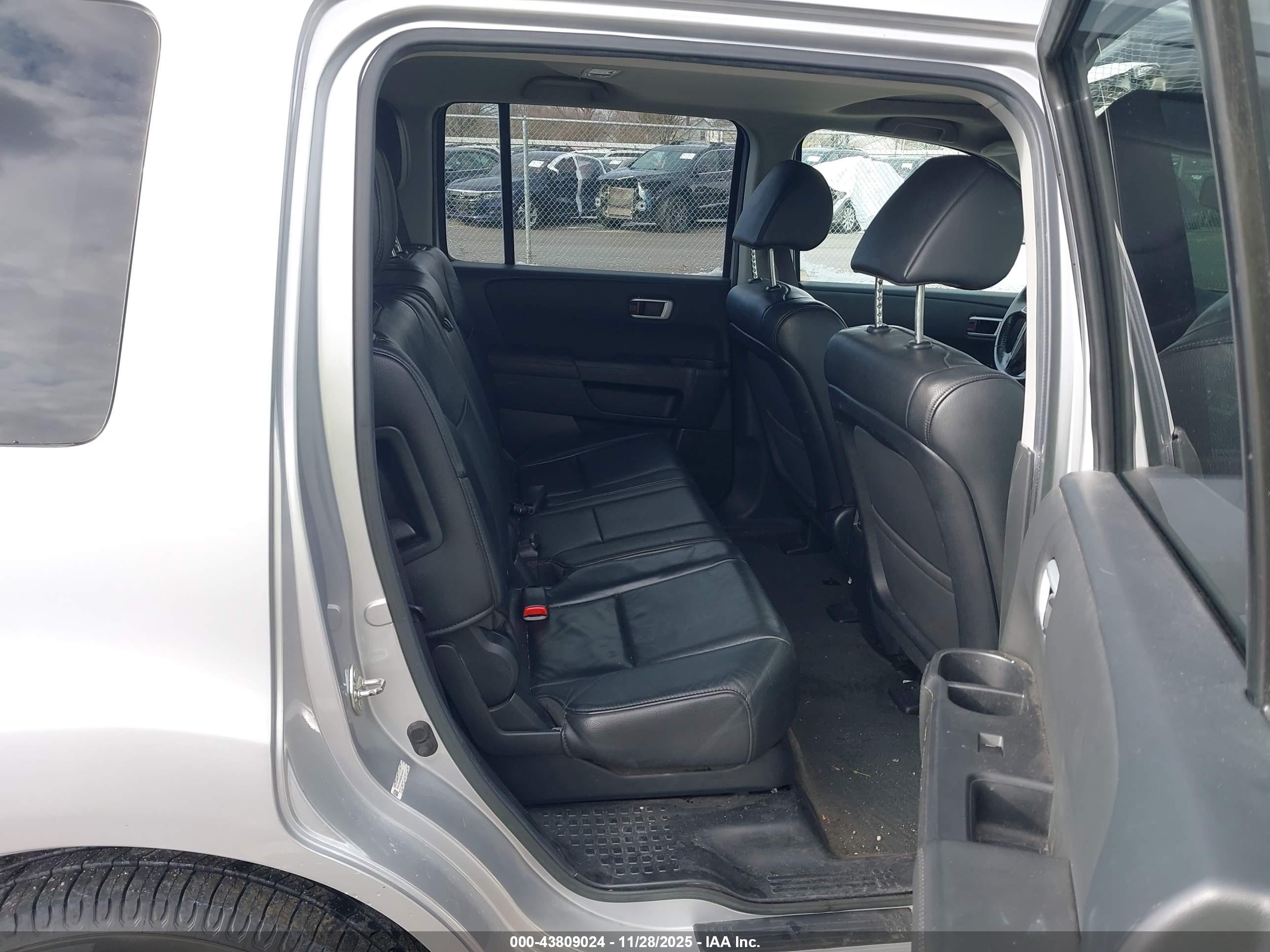 HONDA PILOT image 8