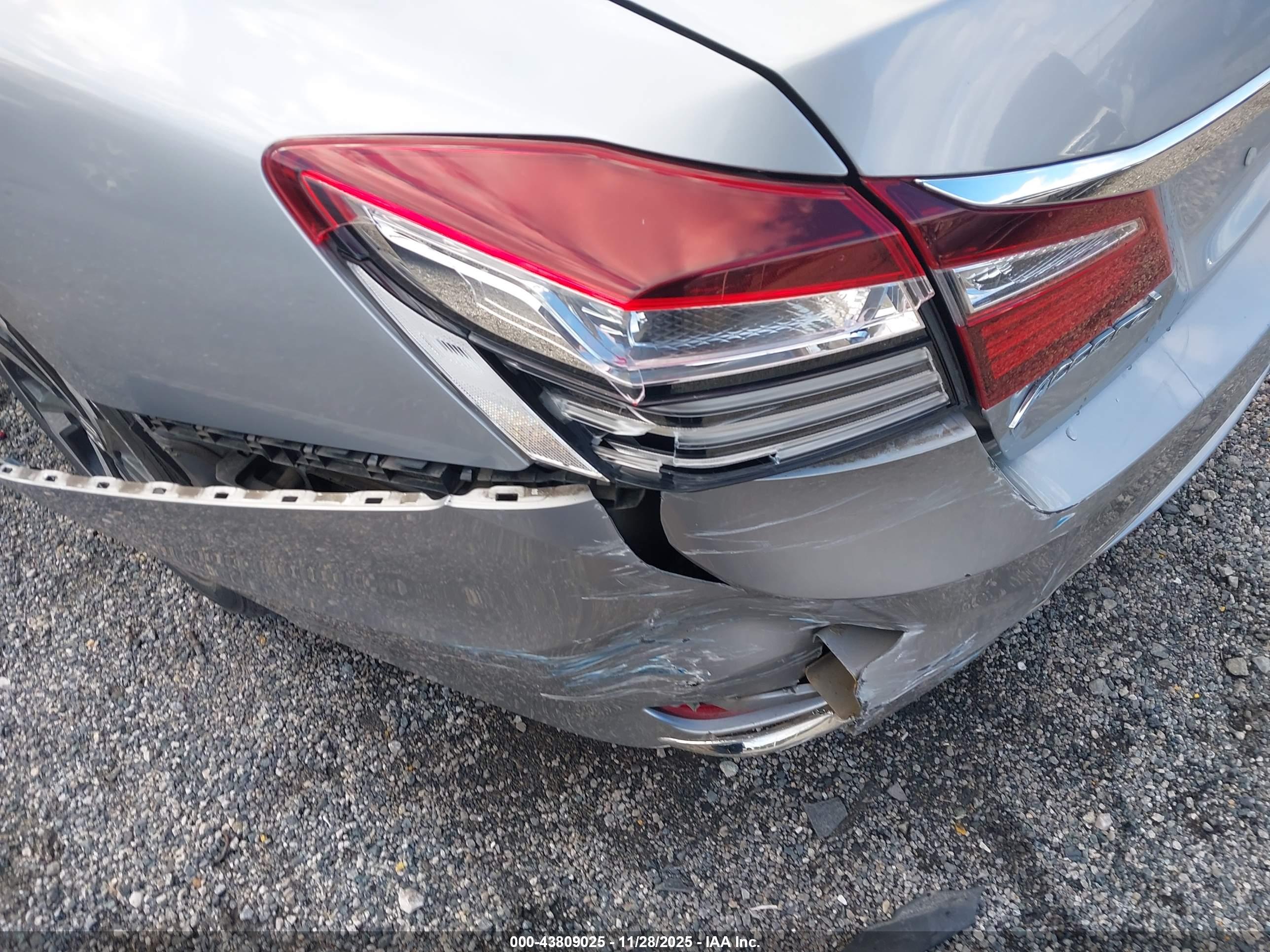 HONDA ACCORD image 6