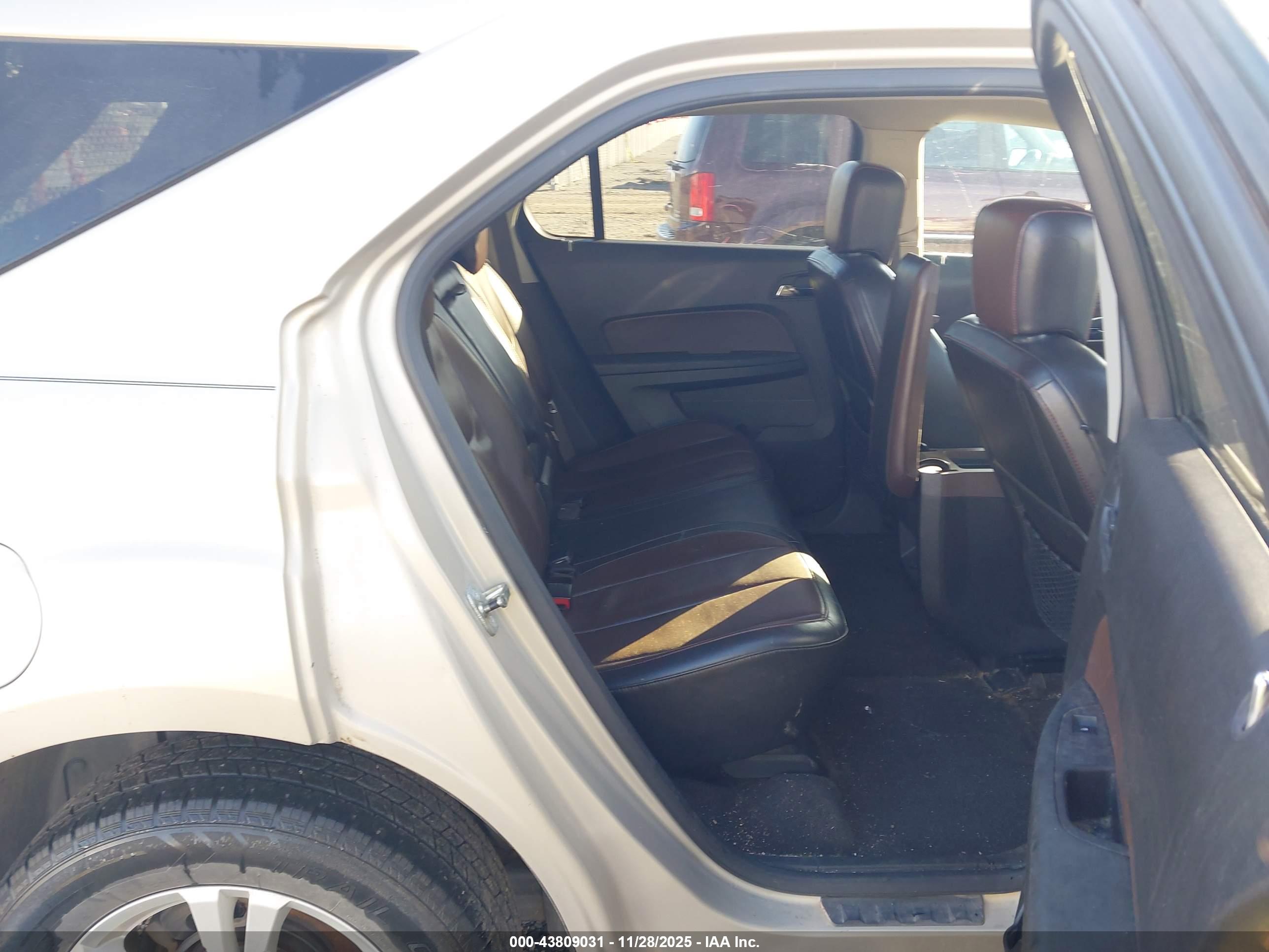 CHEVROLET EQUINOX image 8