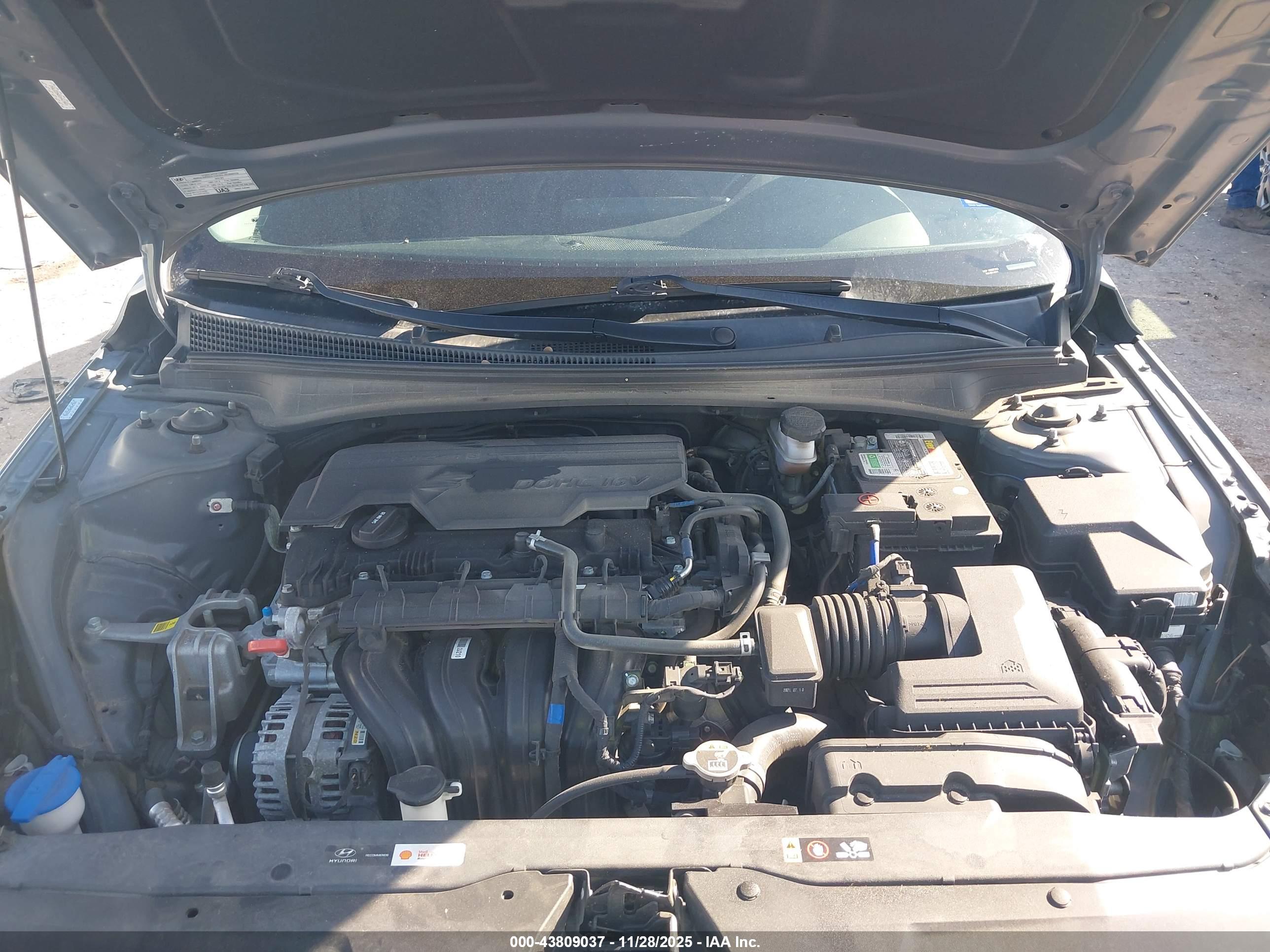 HYUNDAI ELANTRA image 10