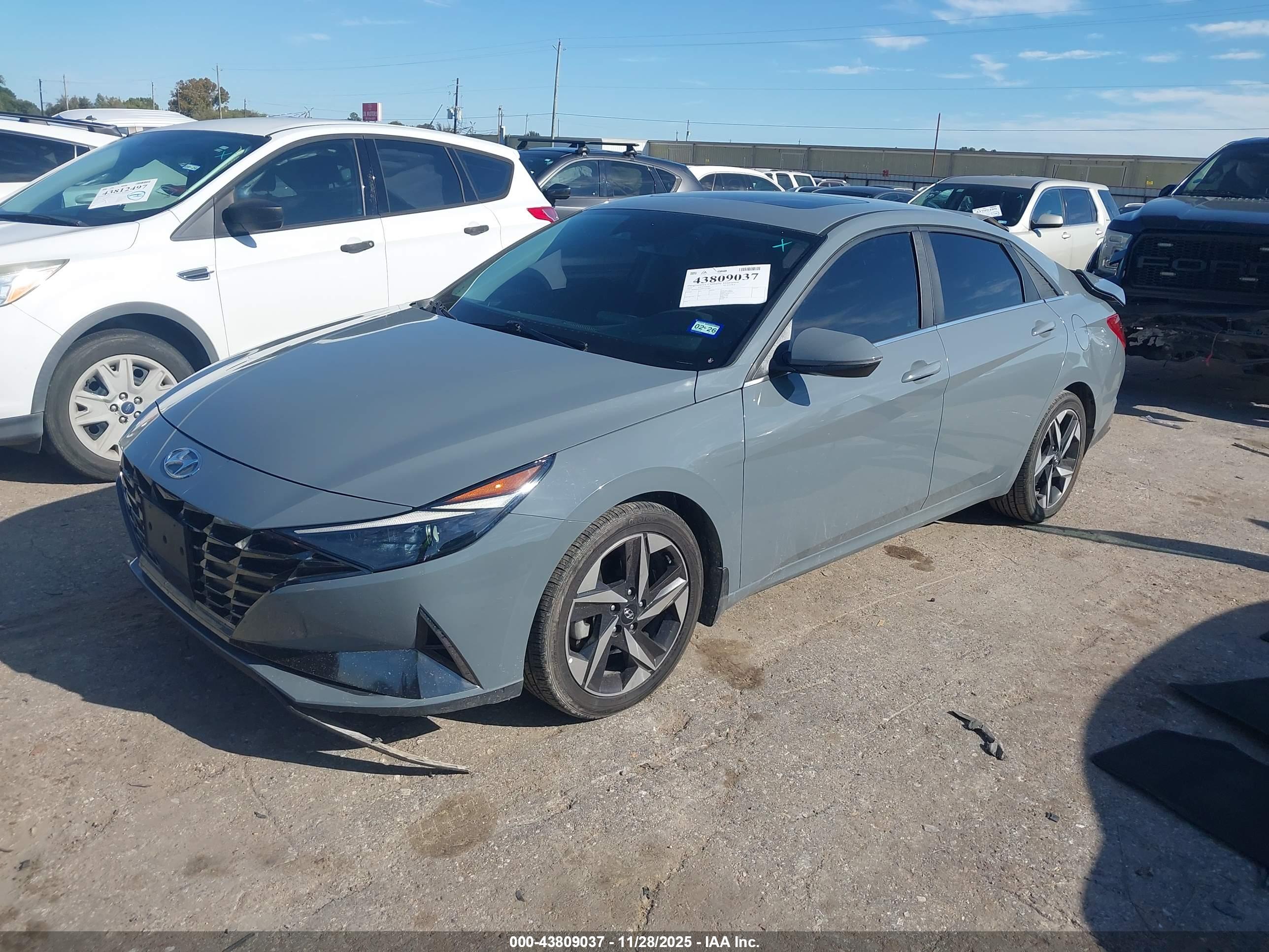 HYUNDAI ELANTRA image 2