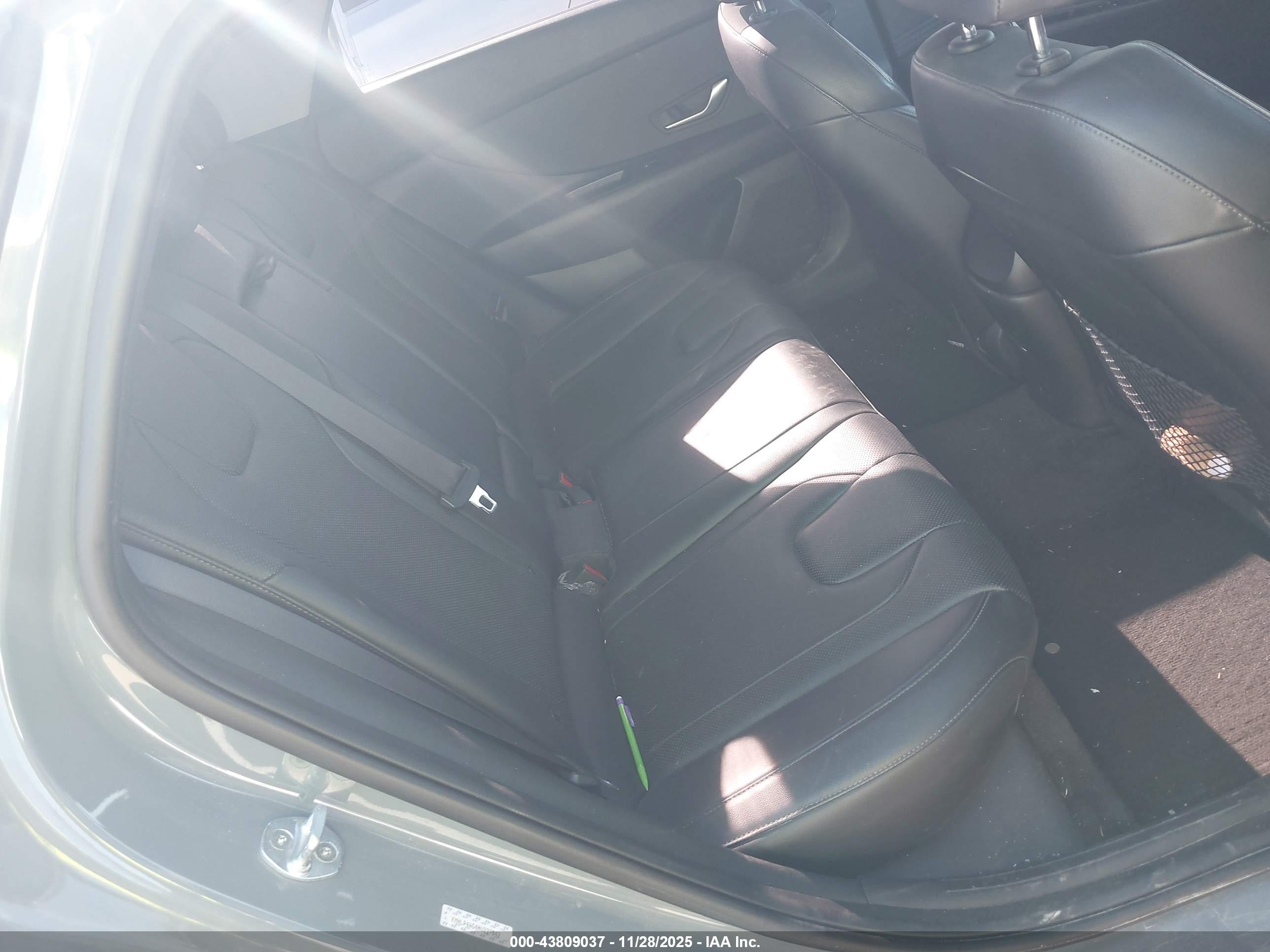 HYUNDAI ELANTRA image 8