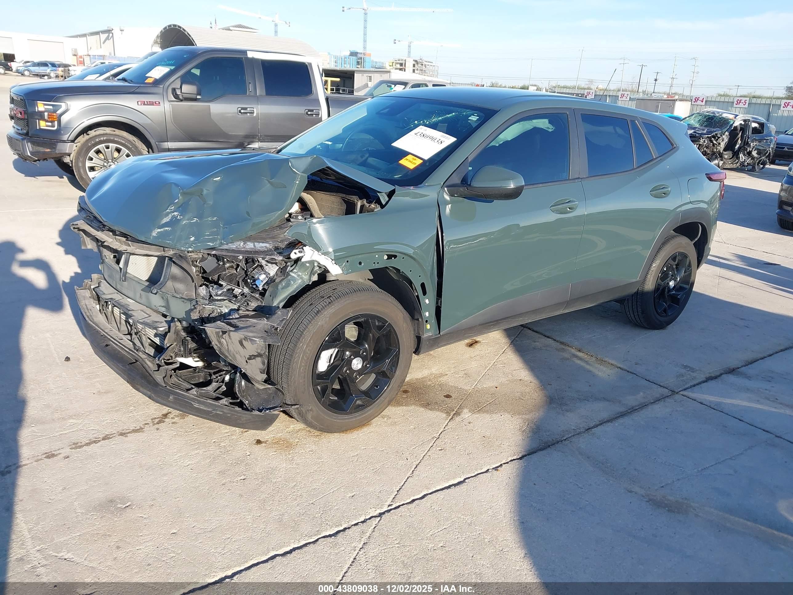 CHEVROLET TRAX image 2